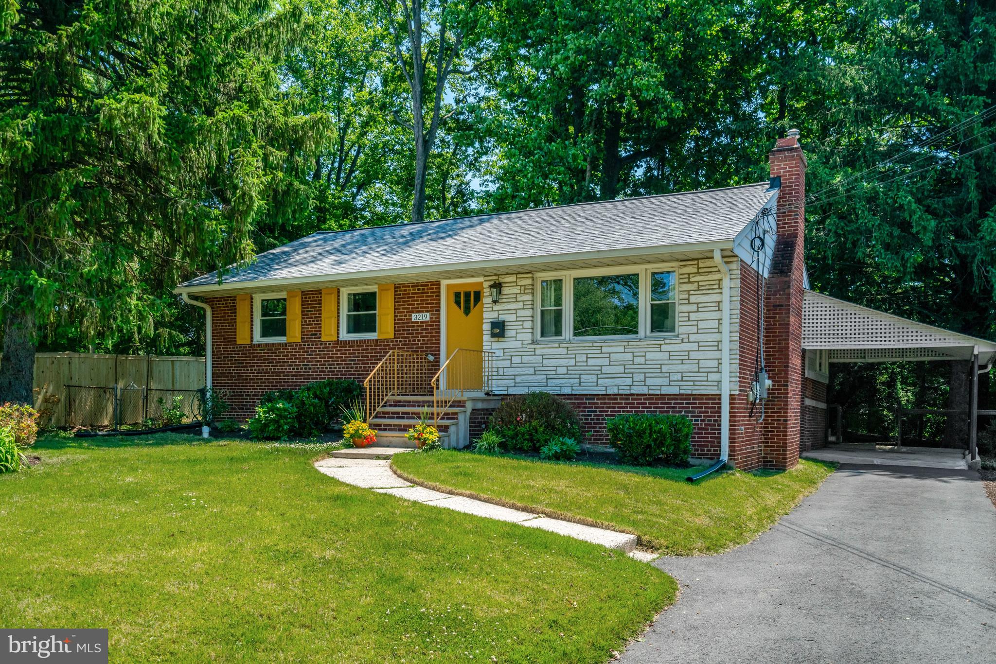 BROYHILL PARK - Residential