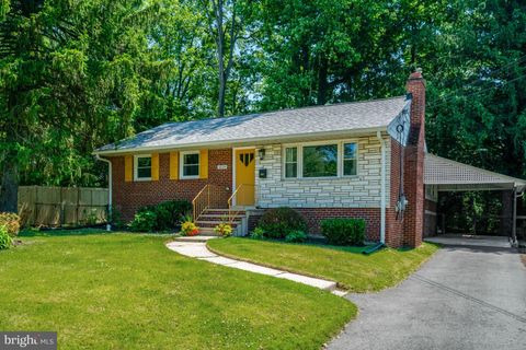 Photo of 3219 Norfolk Lane, FALLS CHURCH, VA 22042 (MLS # VAFX2311194)