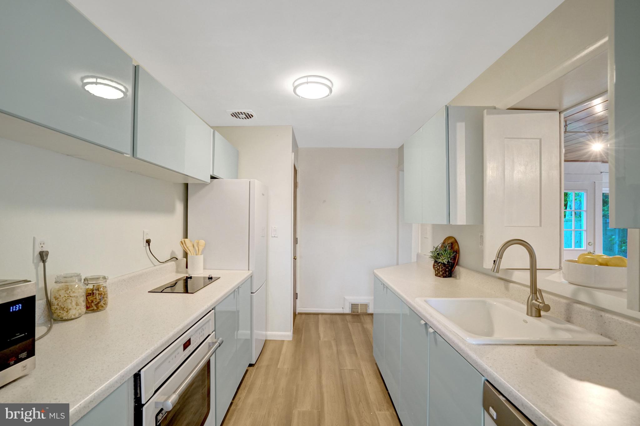 BROYHILL PARK - Residential