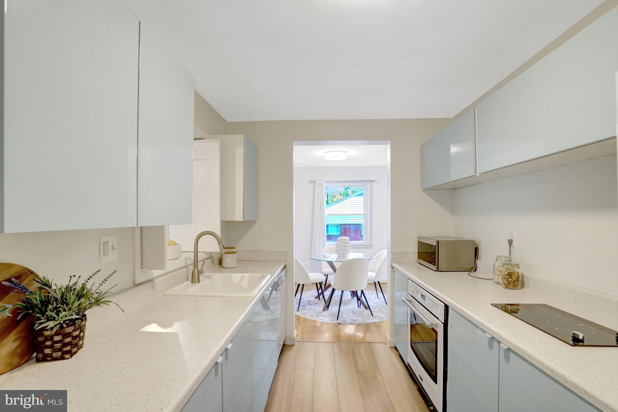 BROYHILL PARK - Residential