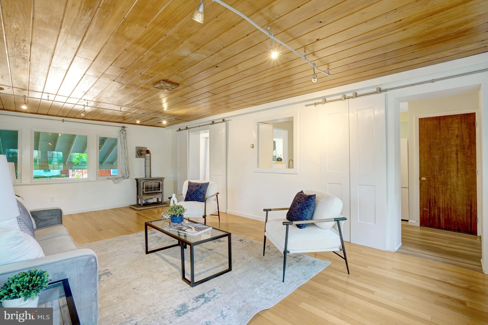 BROYHILL PARK - Residential