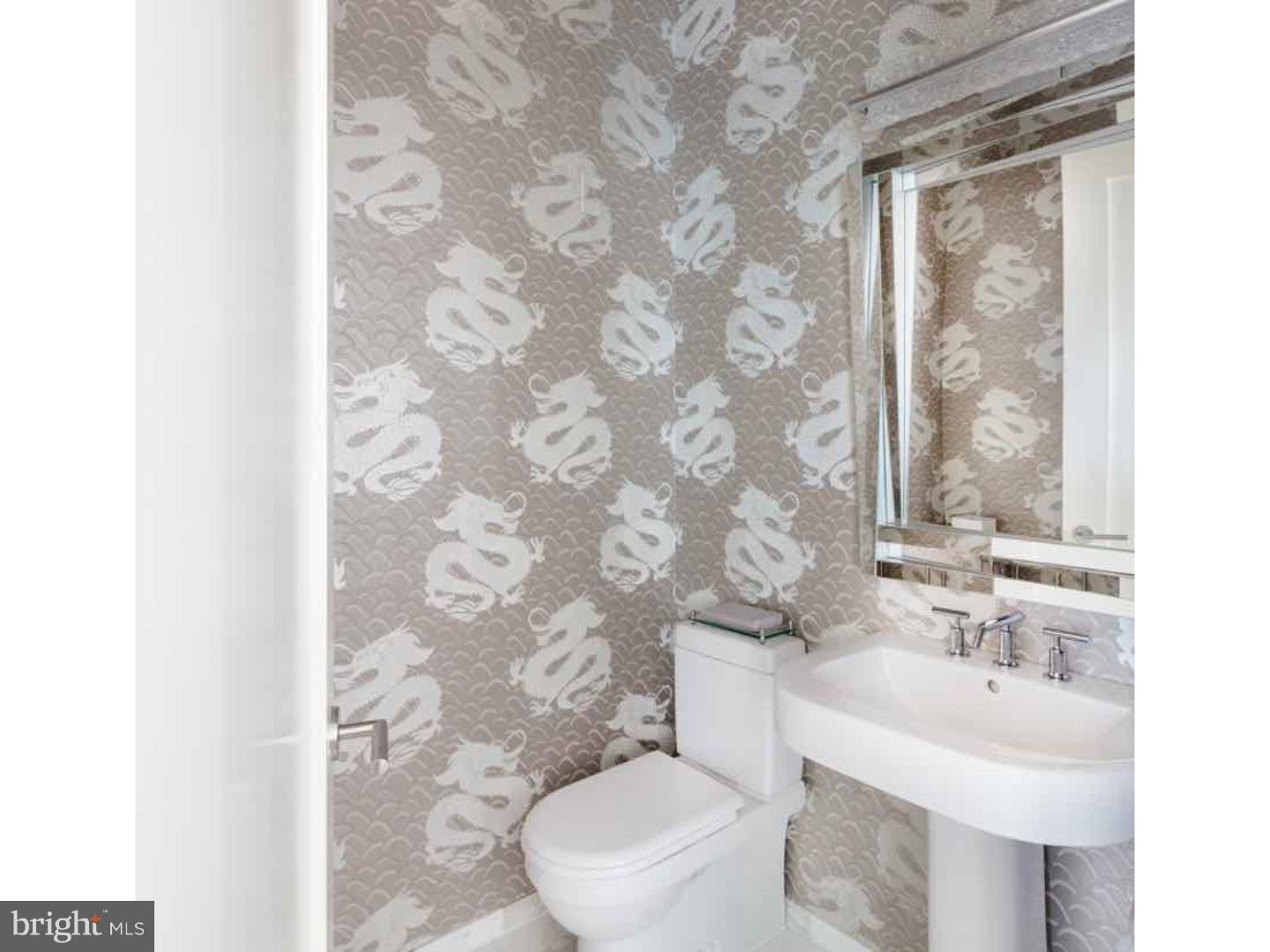 AVENUE OF THE ARTS - Residential