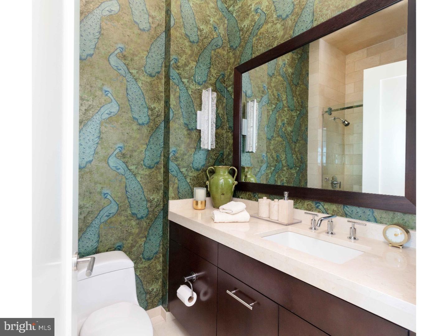 AVENUE OF THE ARTS - Residential