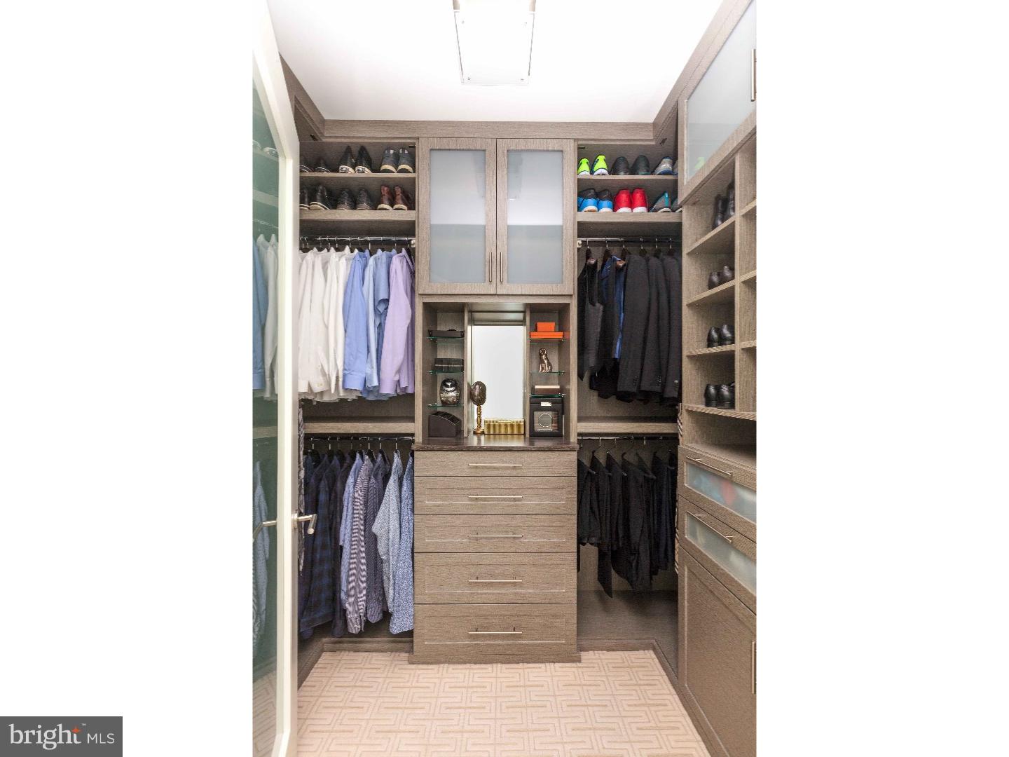 AVENUE OF THE ARTS - Residential