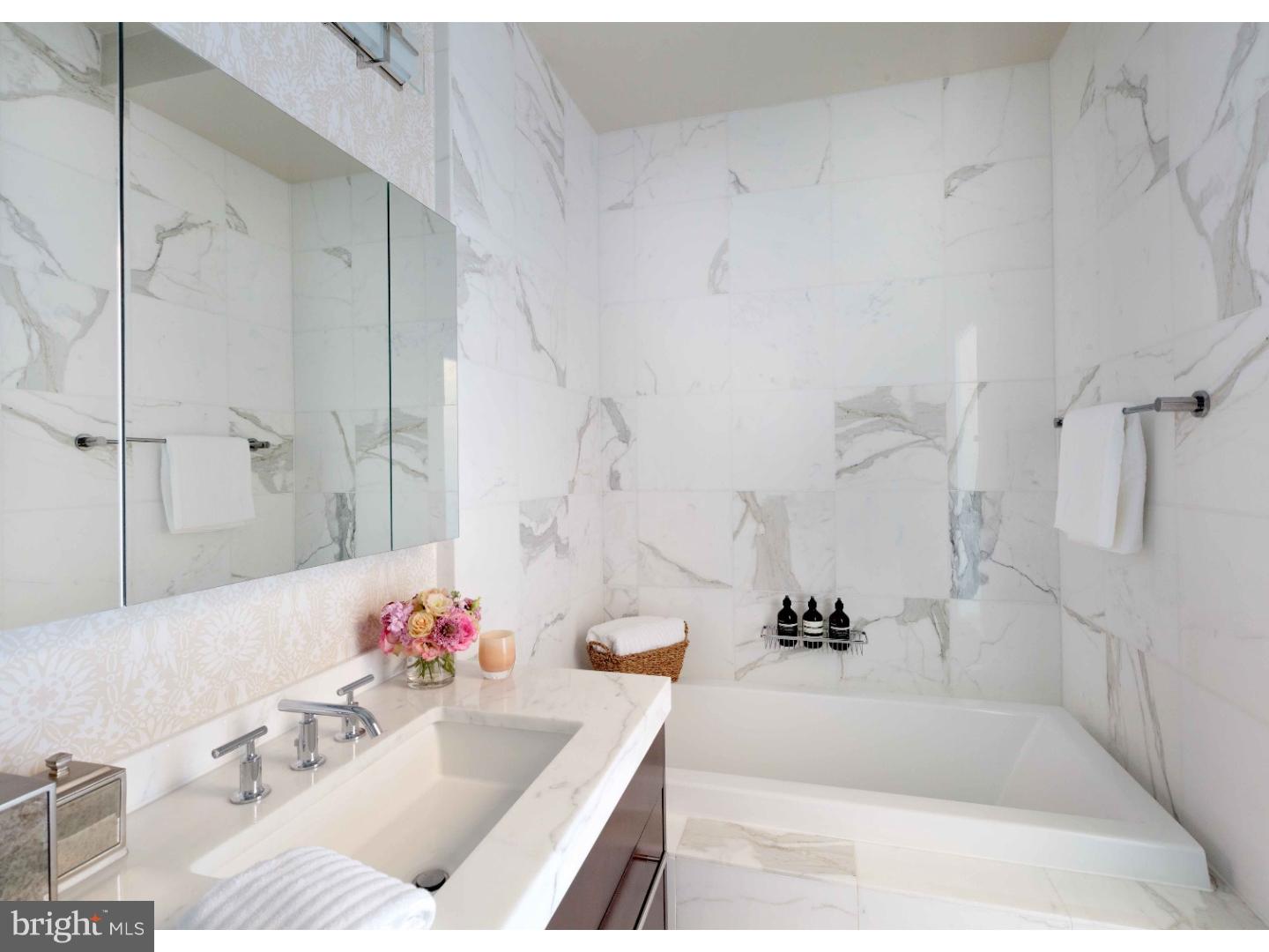 AVENUE OF THE ARTS - Residential