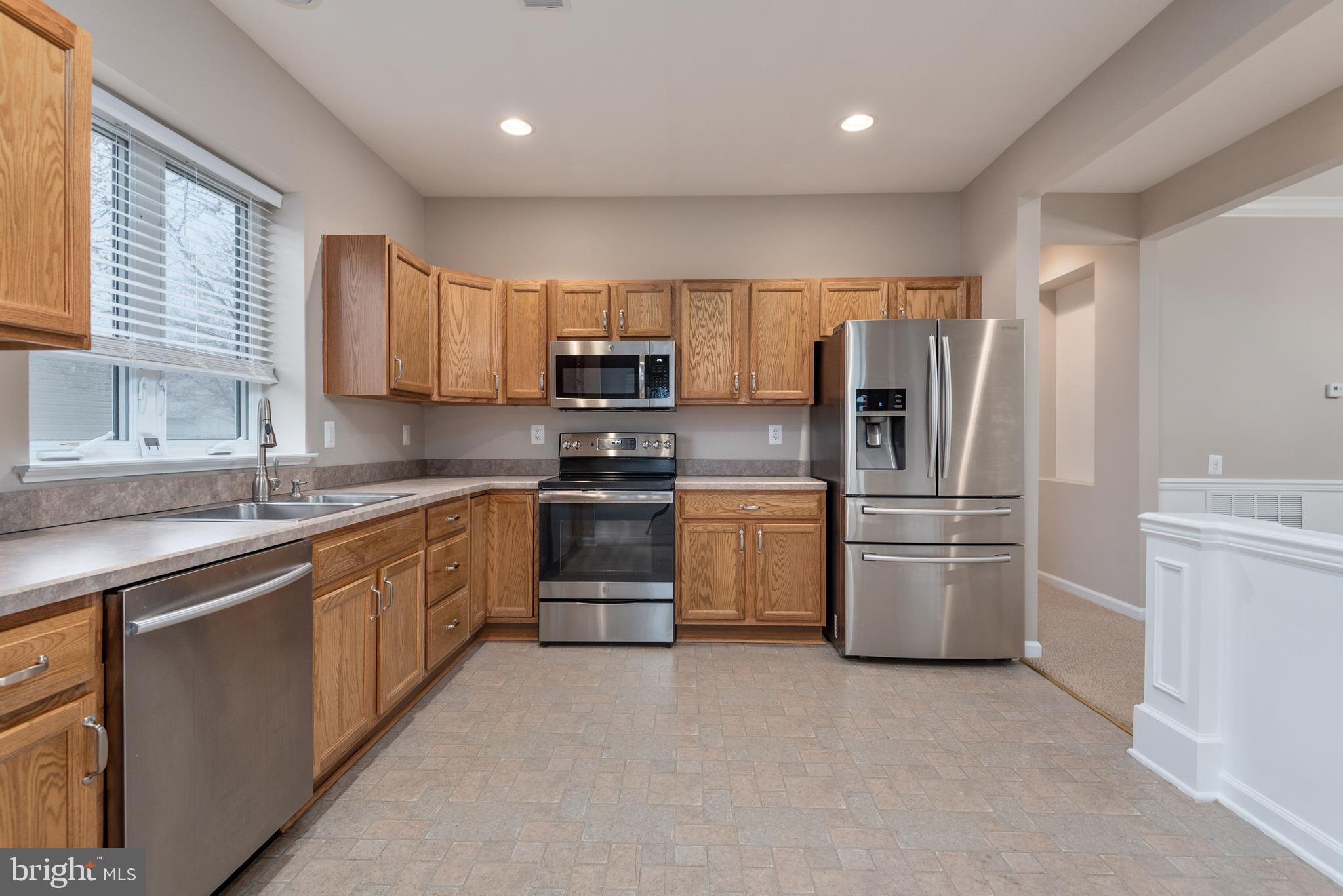 THE VILLAS AT FALLS RUN - Residential