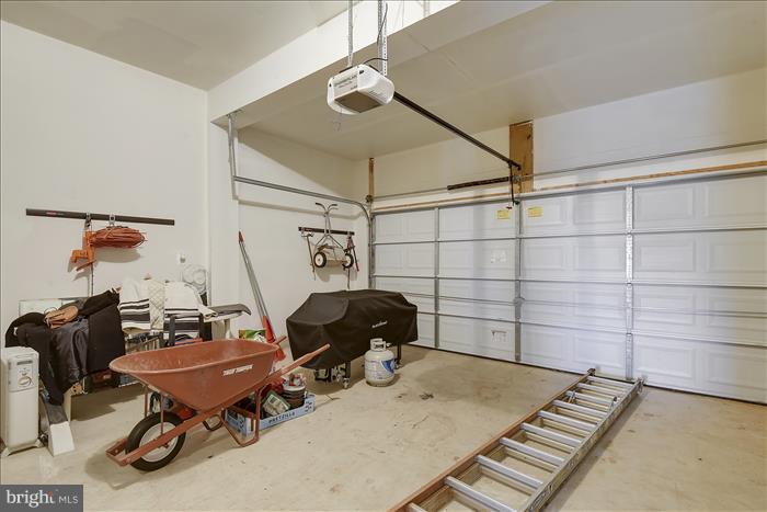 MADISON GROVE - Residential