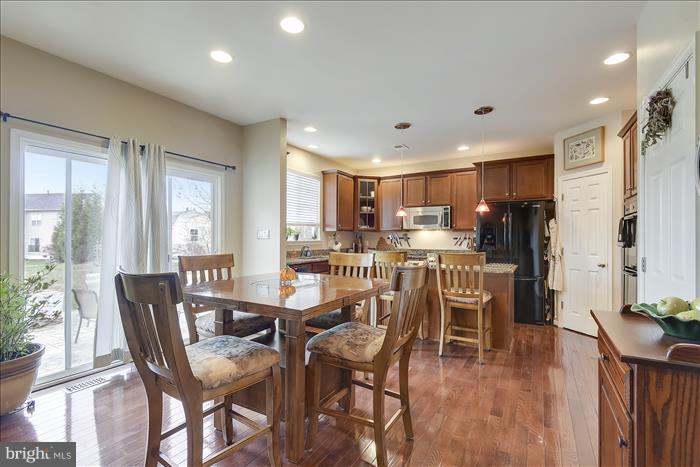 MADISON GROVE - Residential