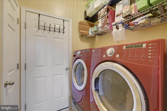 MADISON GROVE - Residential