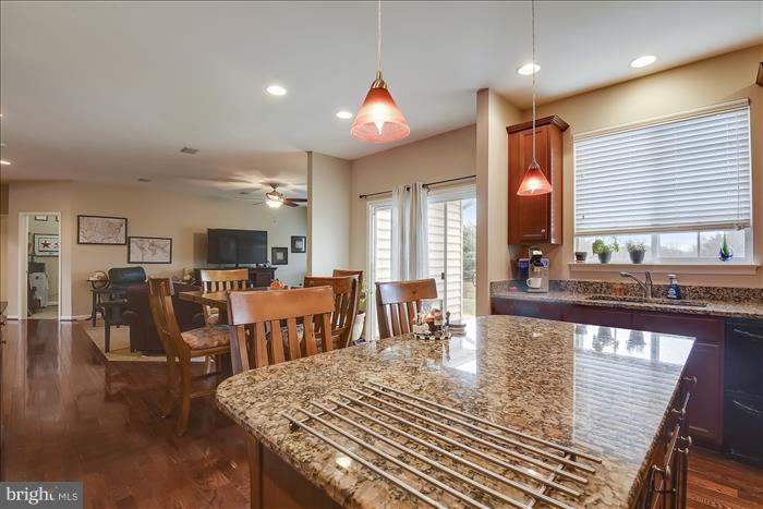 MADISON GROVE - Residential