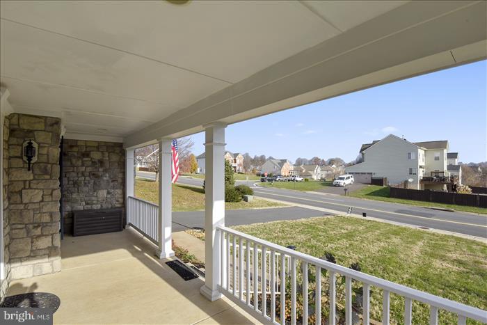 MADISON GROVE - Residential