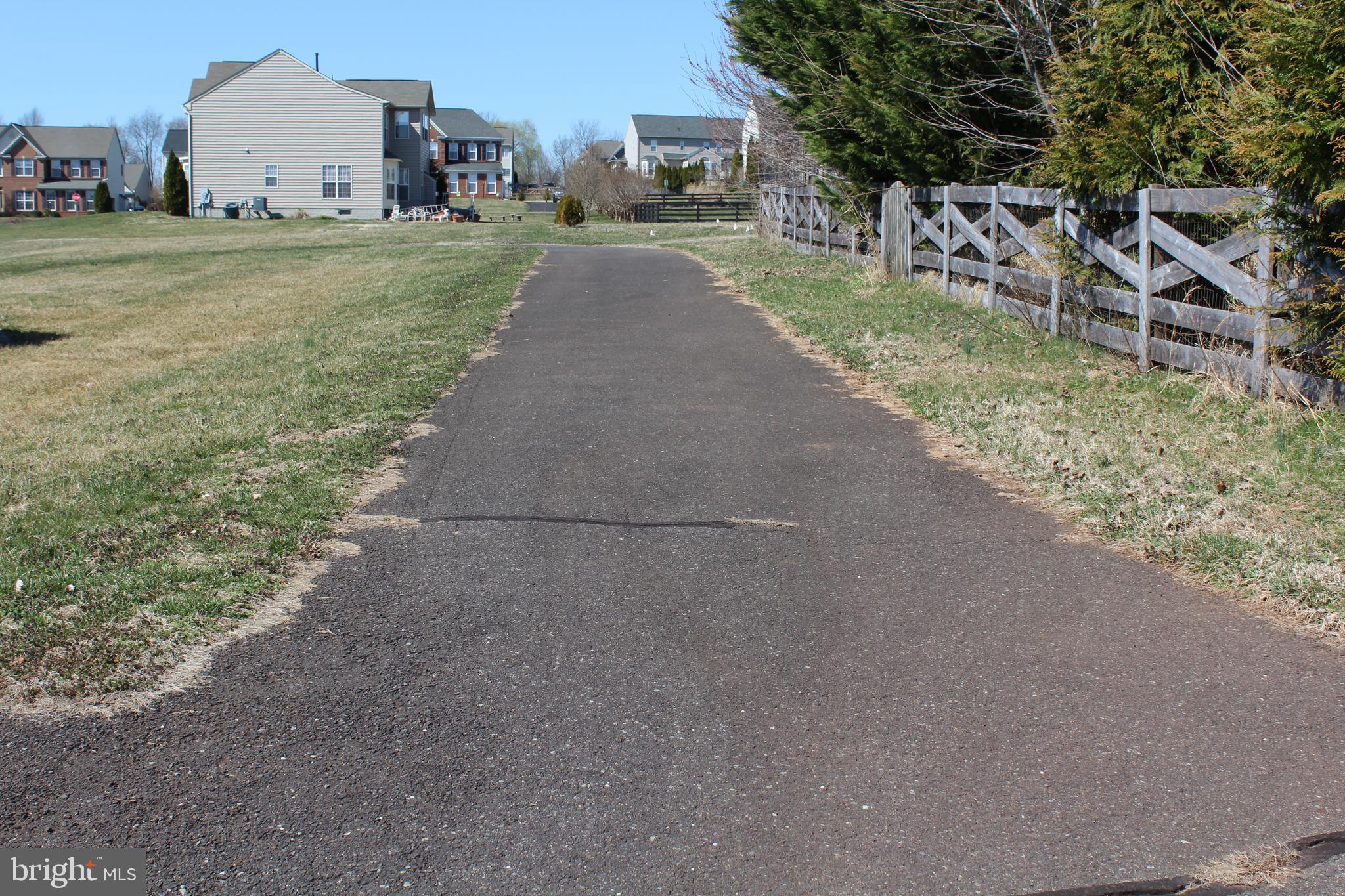 MADISON GROVE - Residential