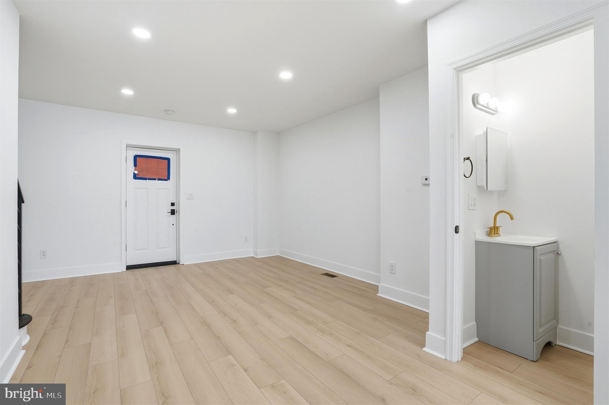 WEST OAK LANE - Residential