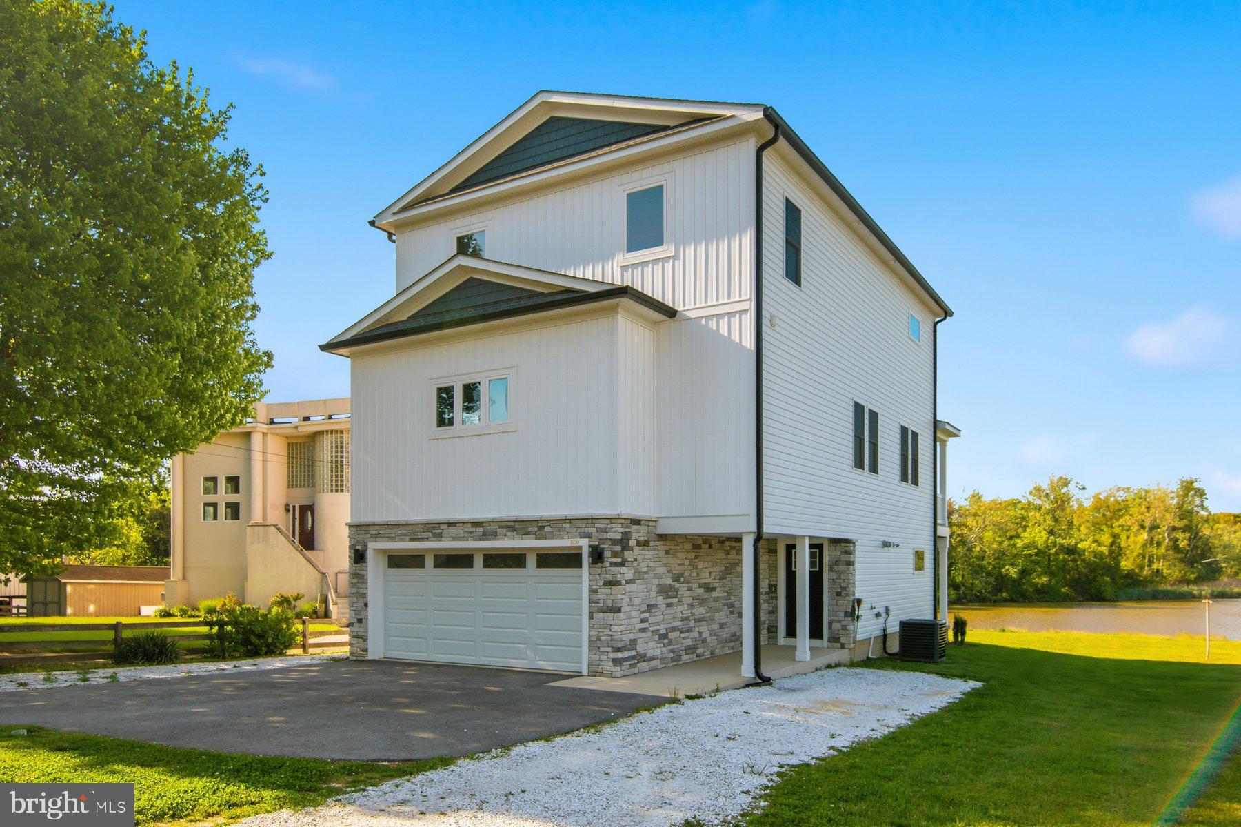 BIRD RIVER GROVE - Residential