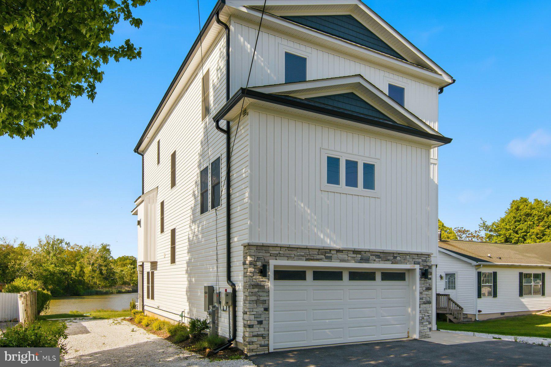 BIRD RIVER GROVE - Residential