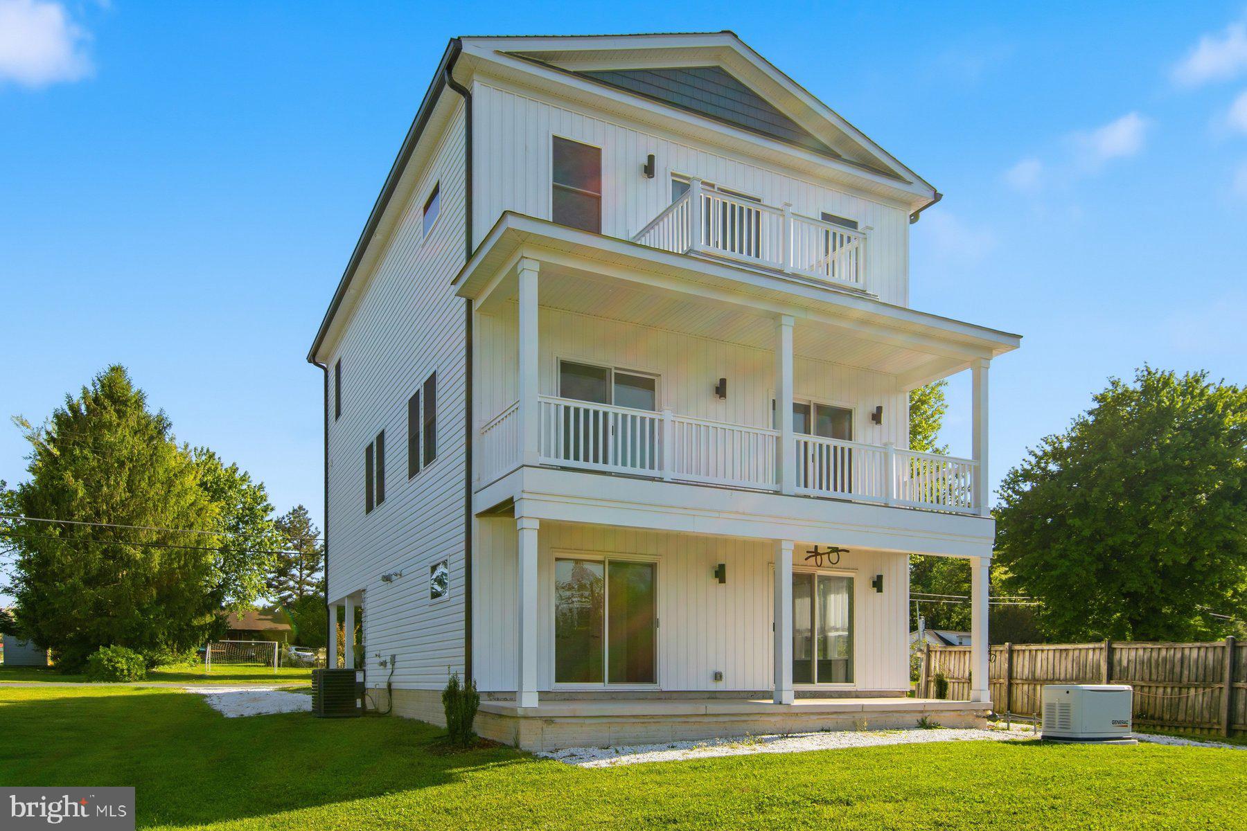 BIRD RIVER GROVE - Residential