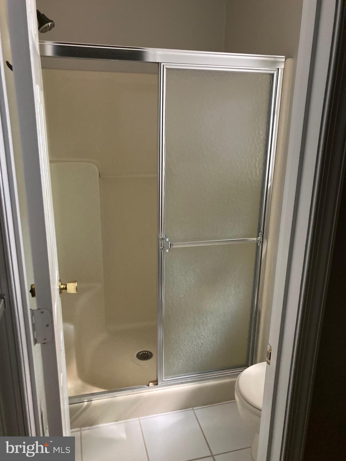 MIDWAY ESTATES - Residential Lease