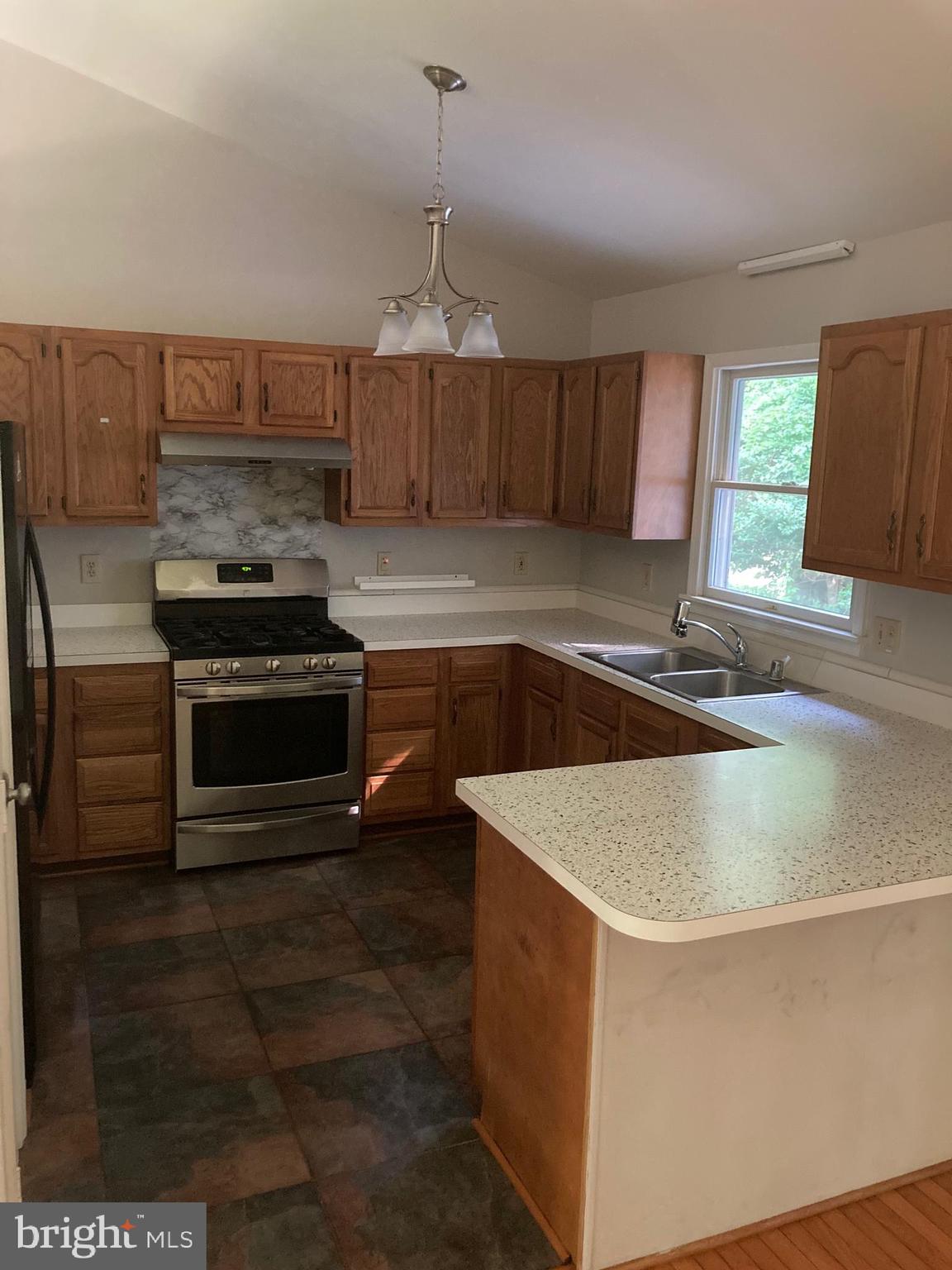 MIDWAY ESTATES - Residential Lease