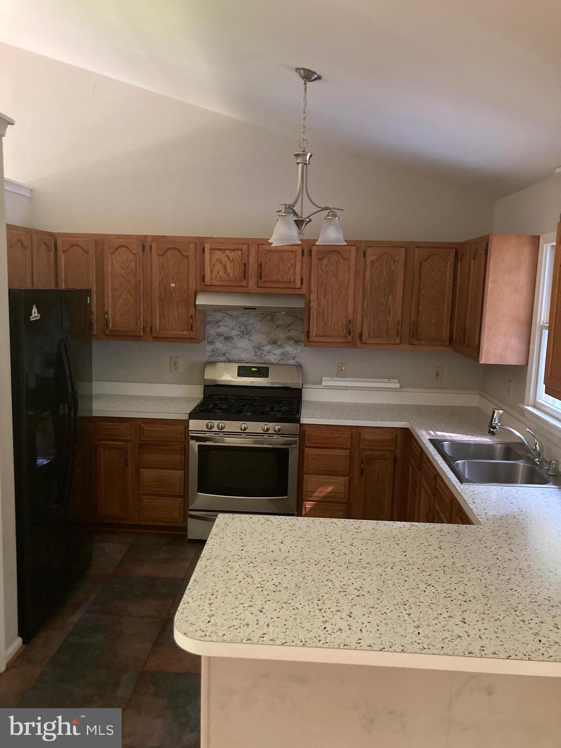 MIDWAY ESTATES - Residential Lease