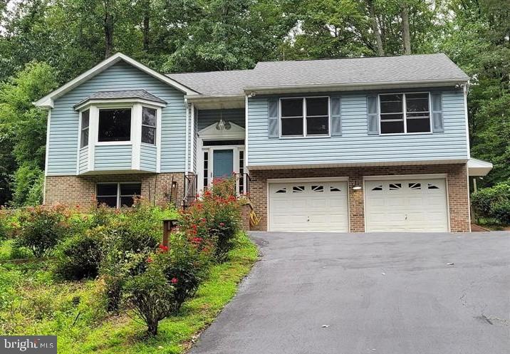 MIDWAY ESTATES - Residential Lease