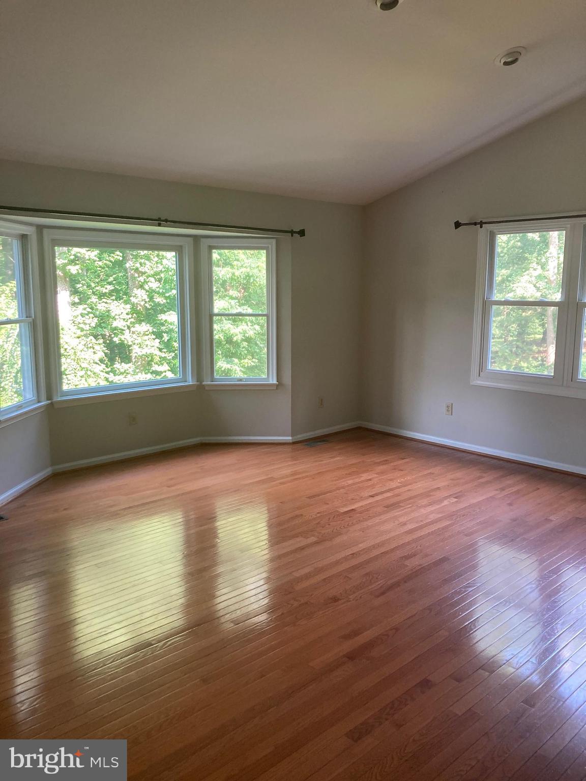 MIDWAY ESTATES - Residential Lease