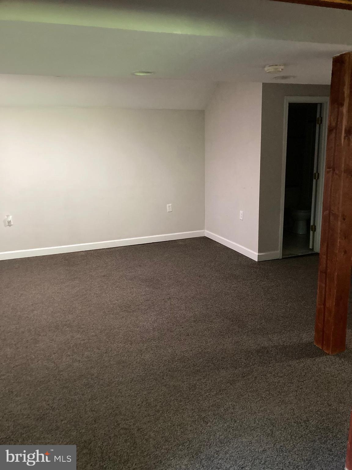 MIDWAY ESTATES - Residential Lease