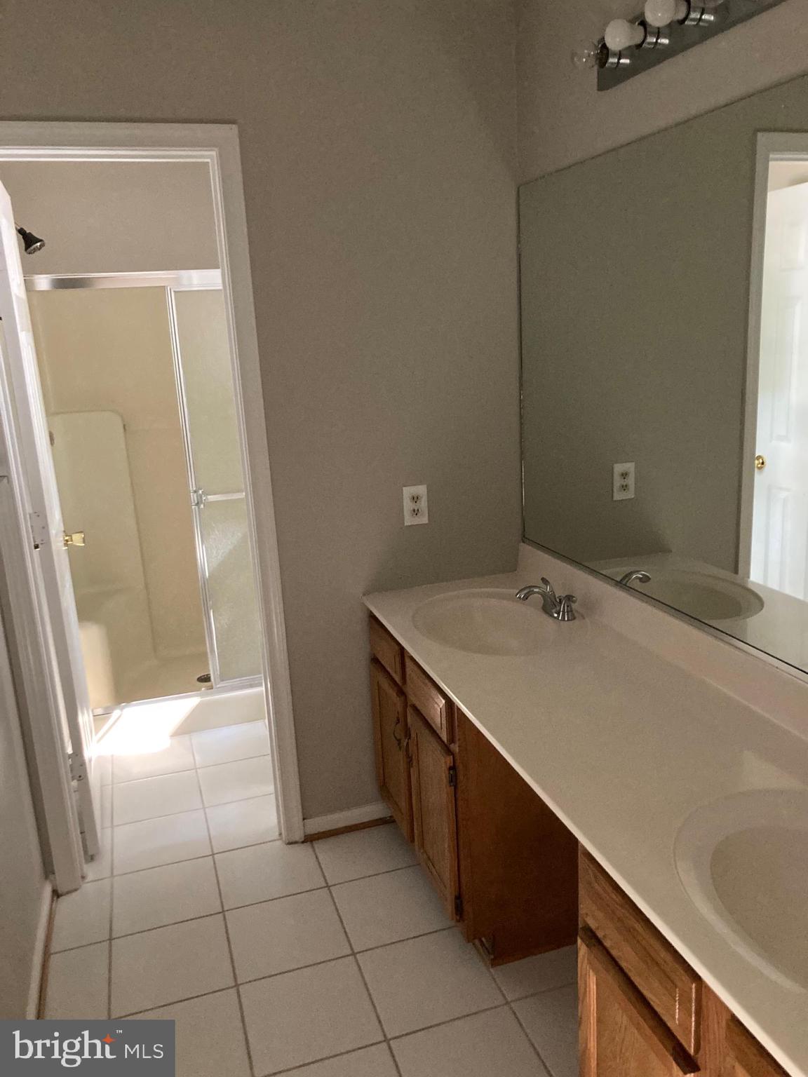 MIDWAY ESTATES - Residential Lease