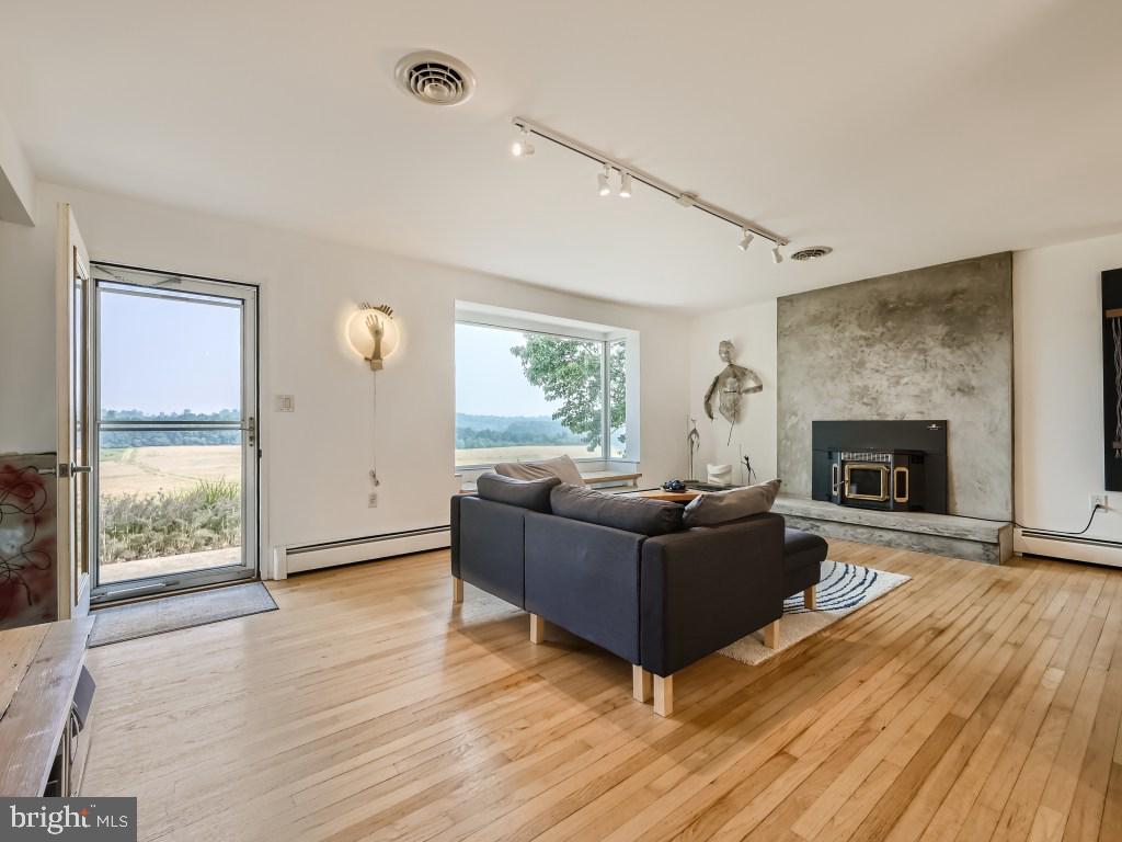 DUG HILL - Residential