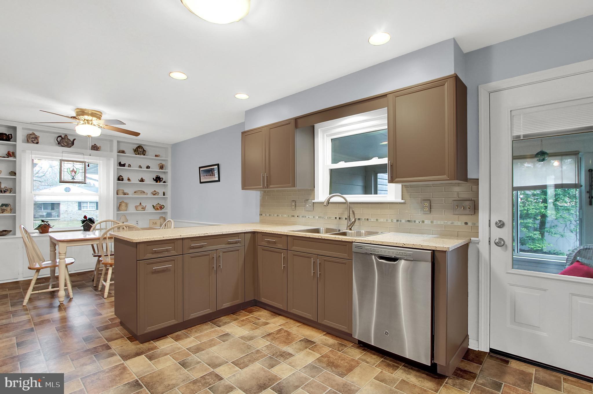 TWIN OAKS - Residential