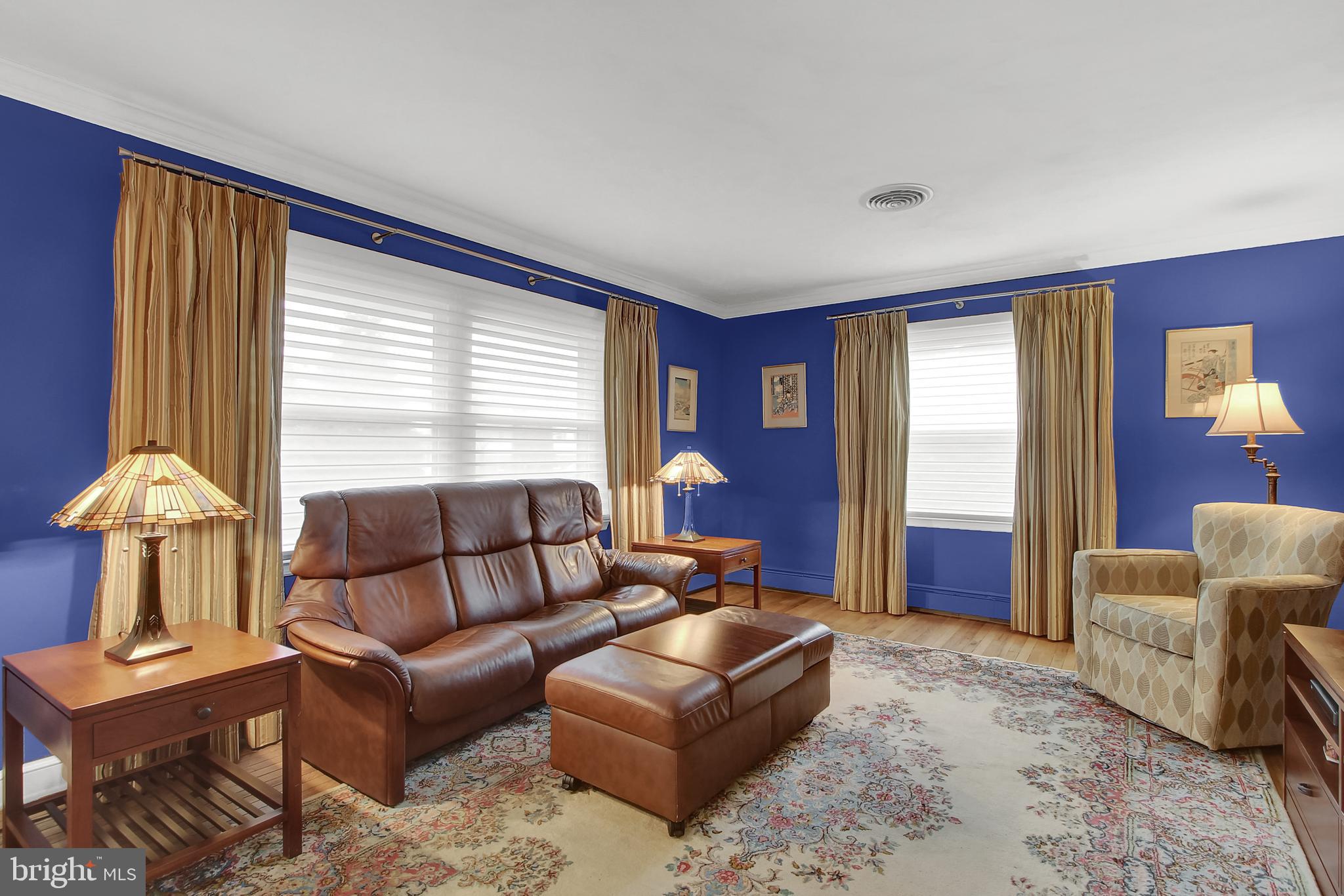 TWIN OAKS - Residential