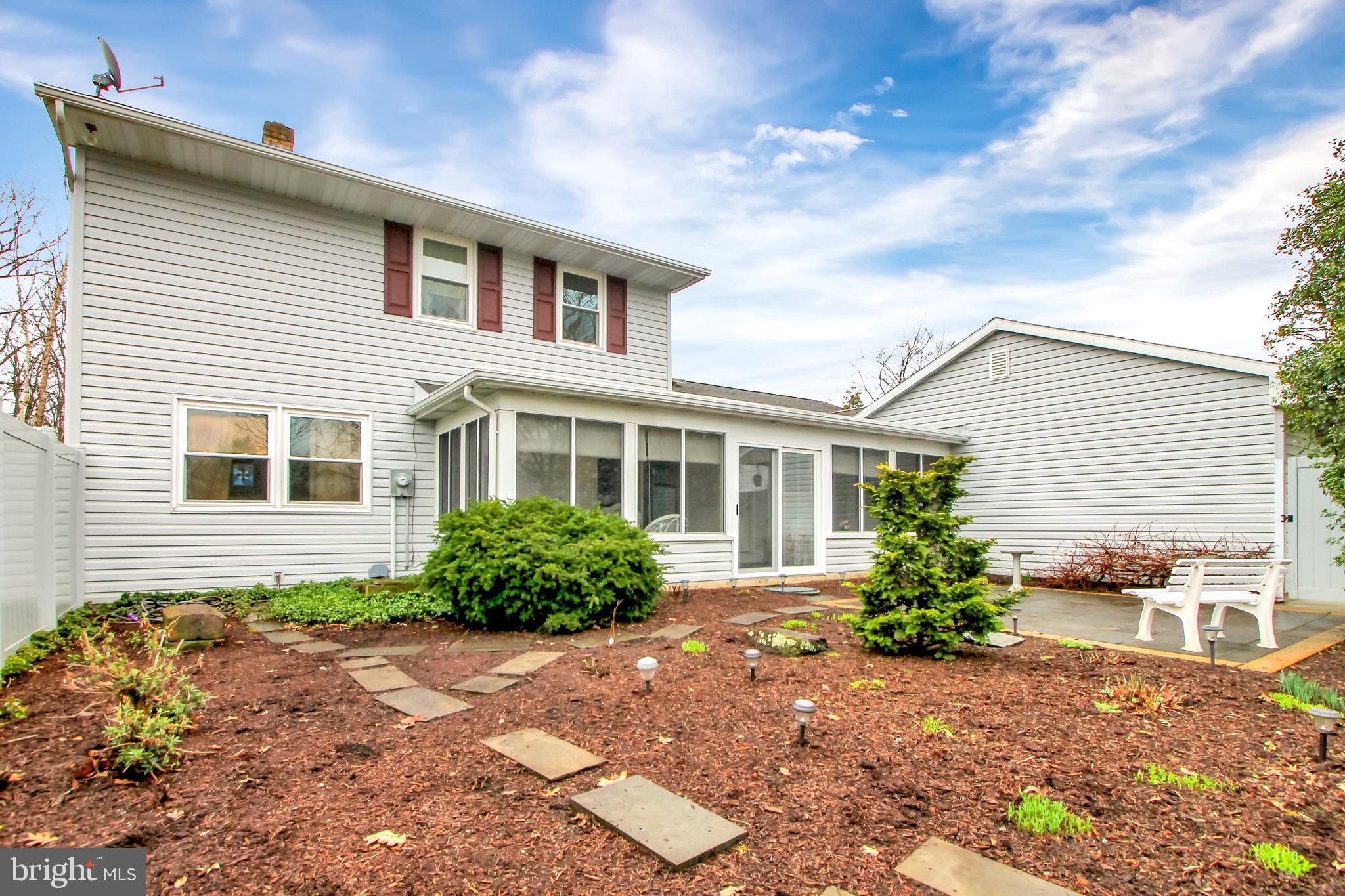 TWIN OAKS - Residential