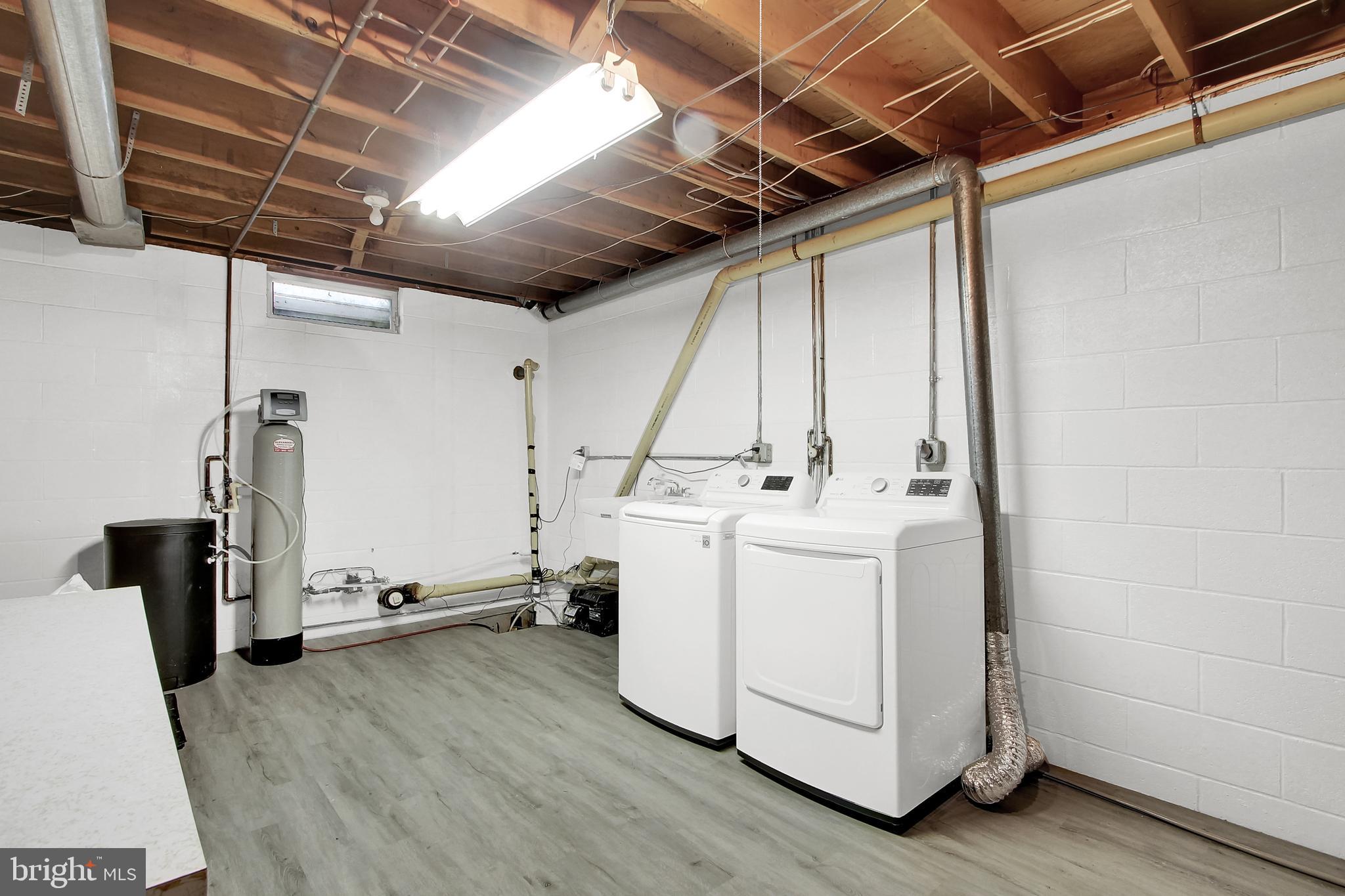 TWIN OAKS - Residential