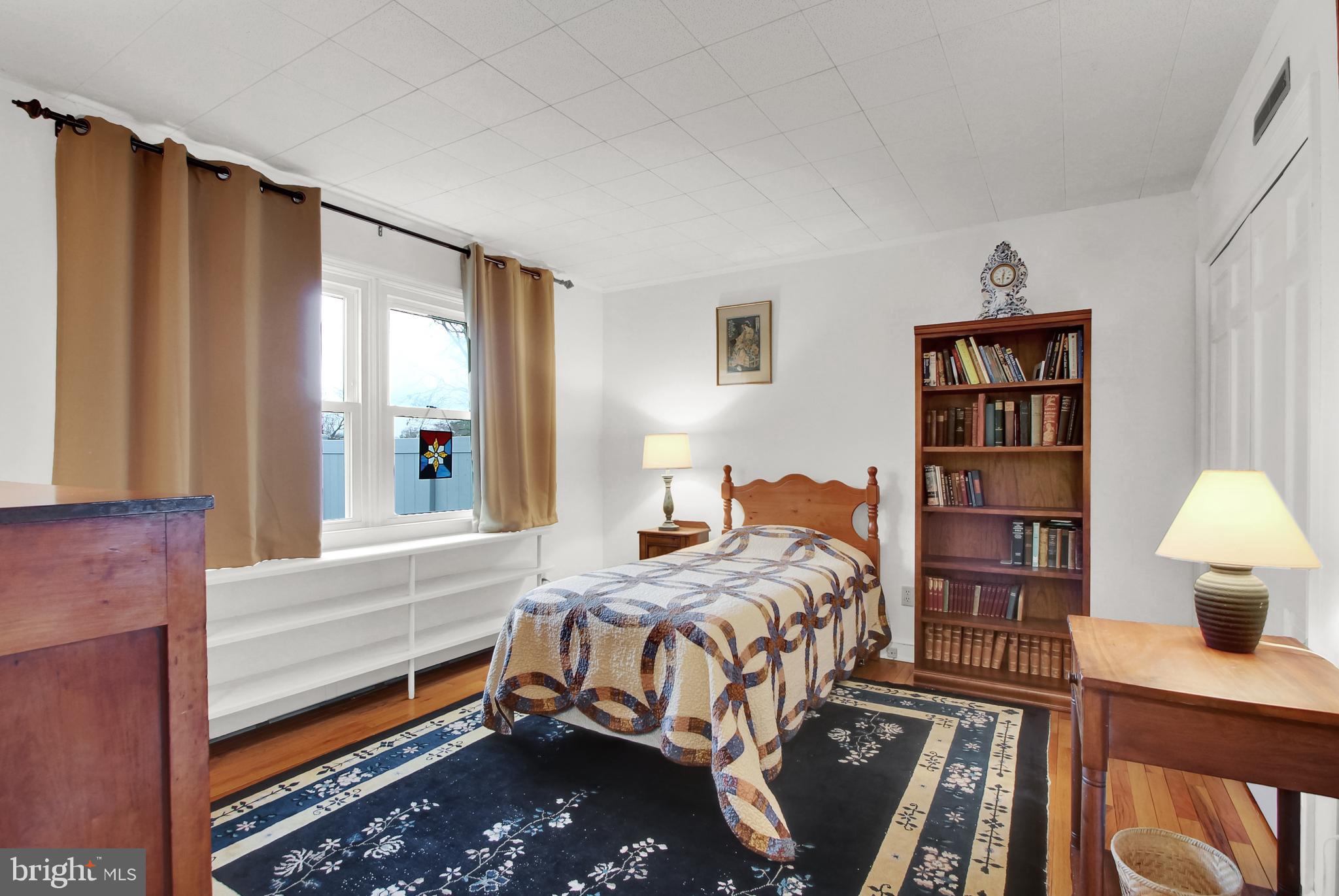 TWIN OAKS - Residential