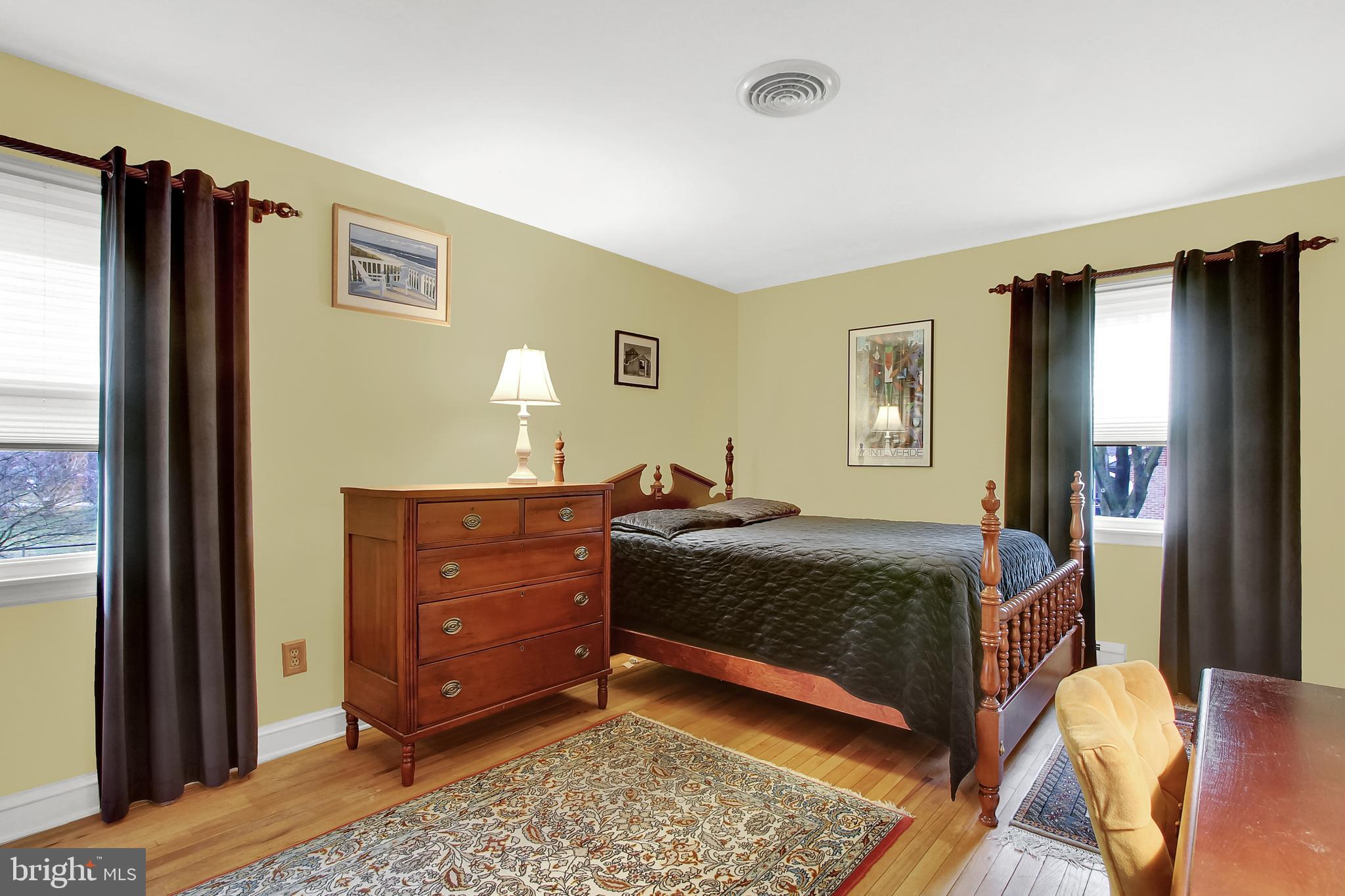 TWIN OAKS - Residential