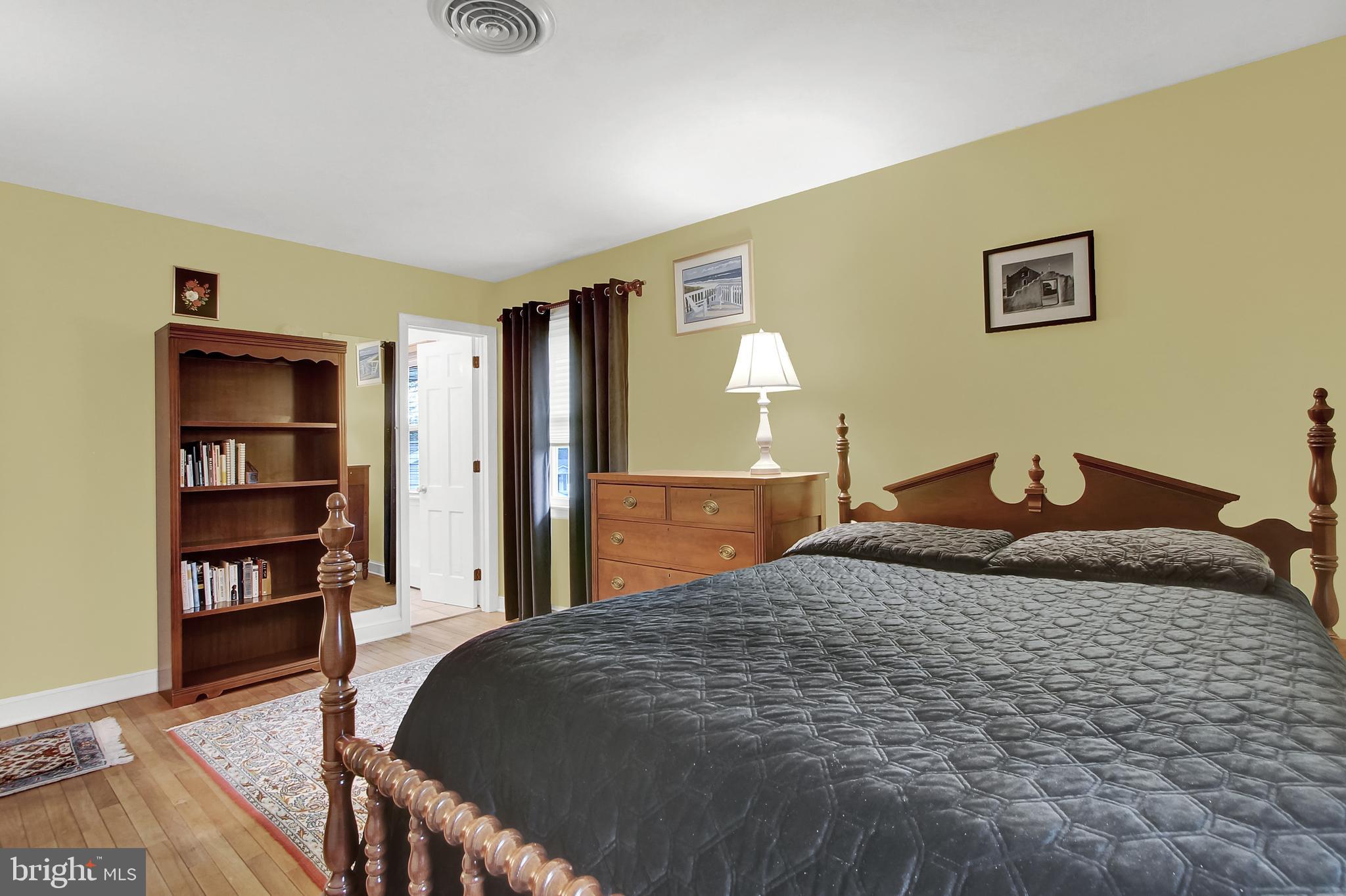 TWIN OAKS - Residential