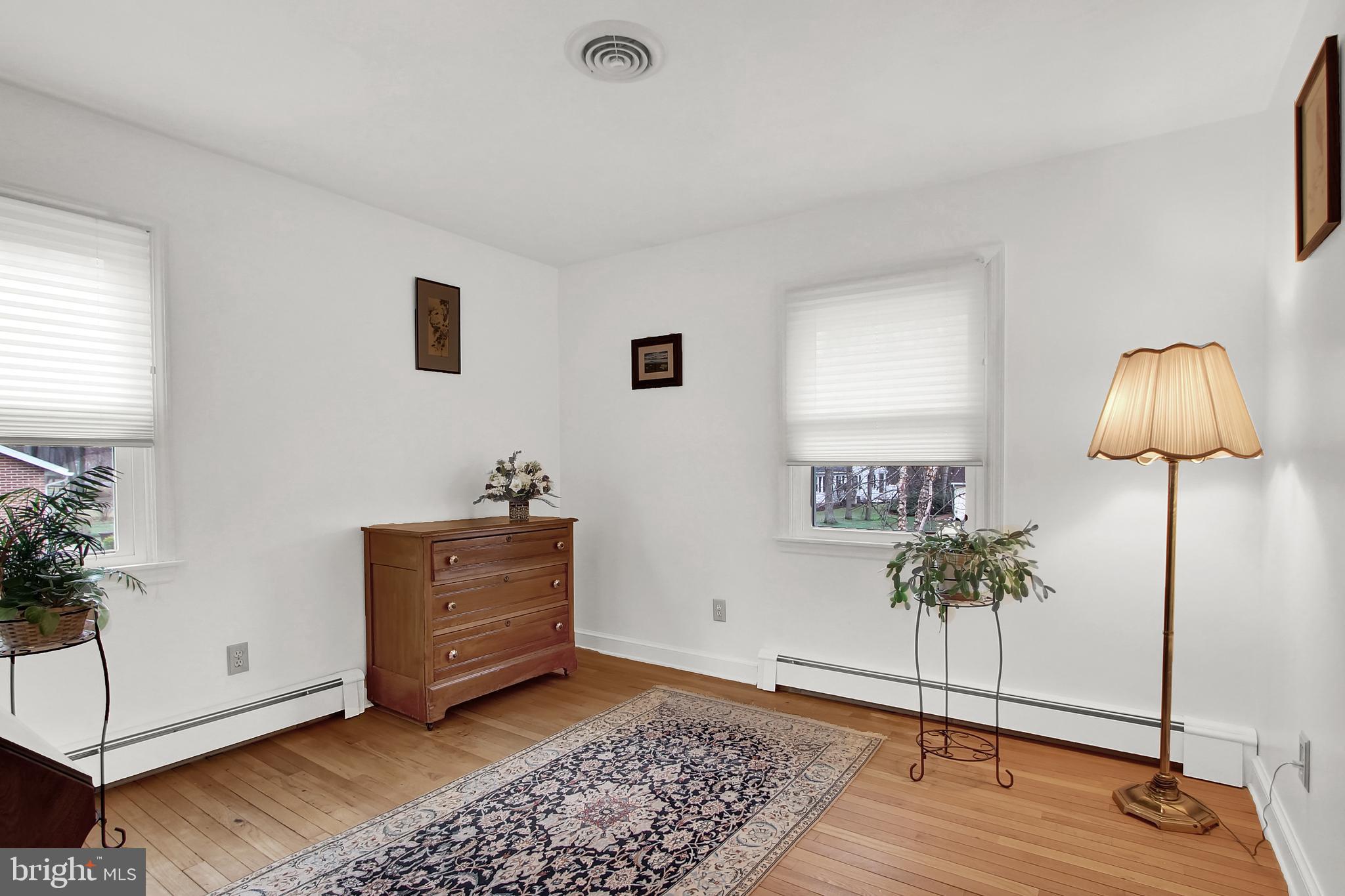 TWIN OAKS - Residential