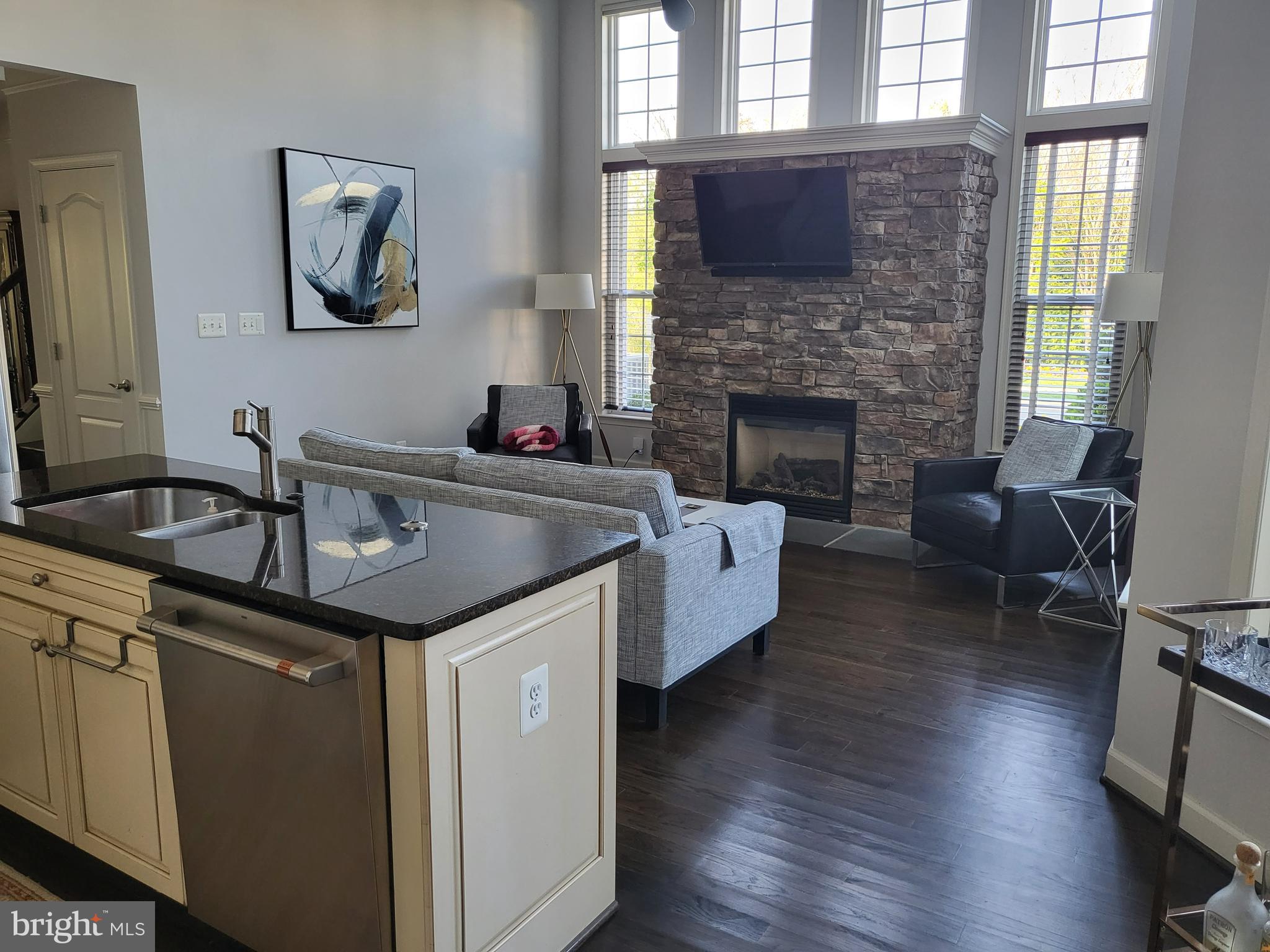 LANSDOWNE TOWN CENTER - Residential