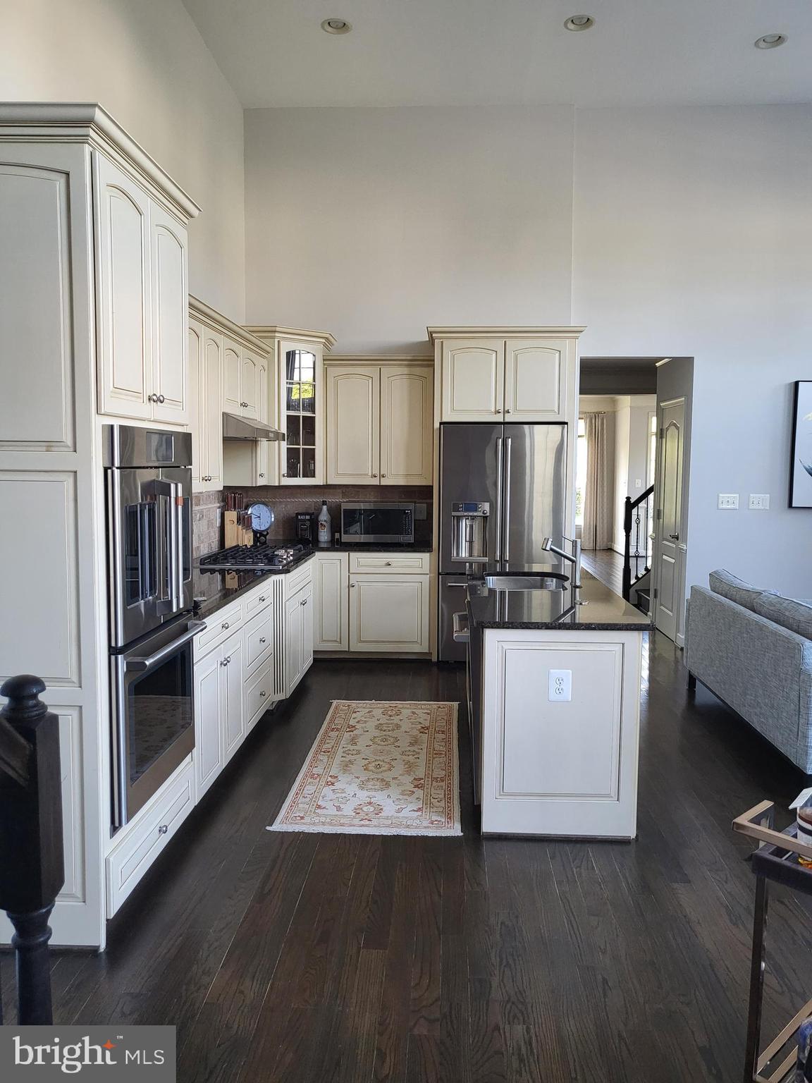 LANSDOWNE TOWN CENTER - Residential