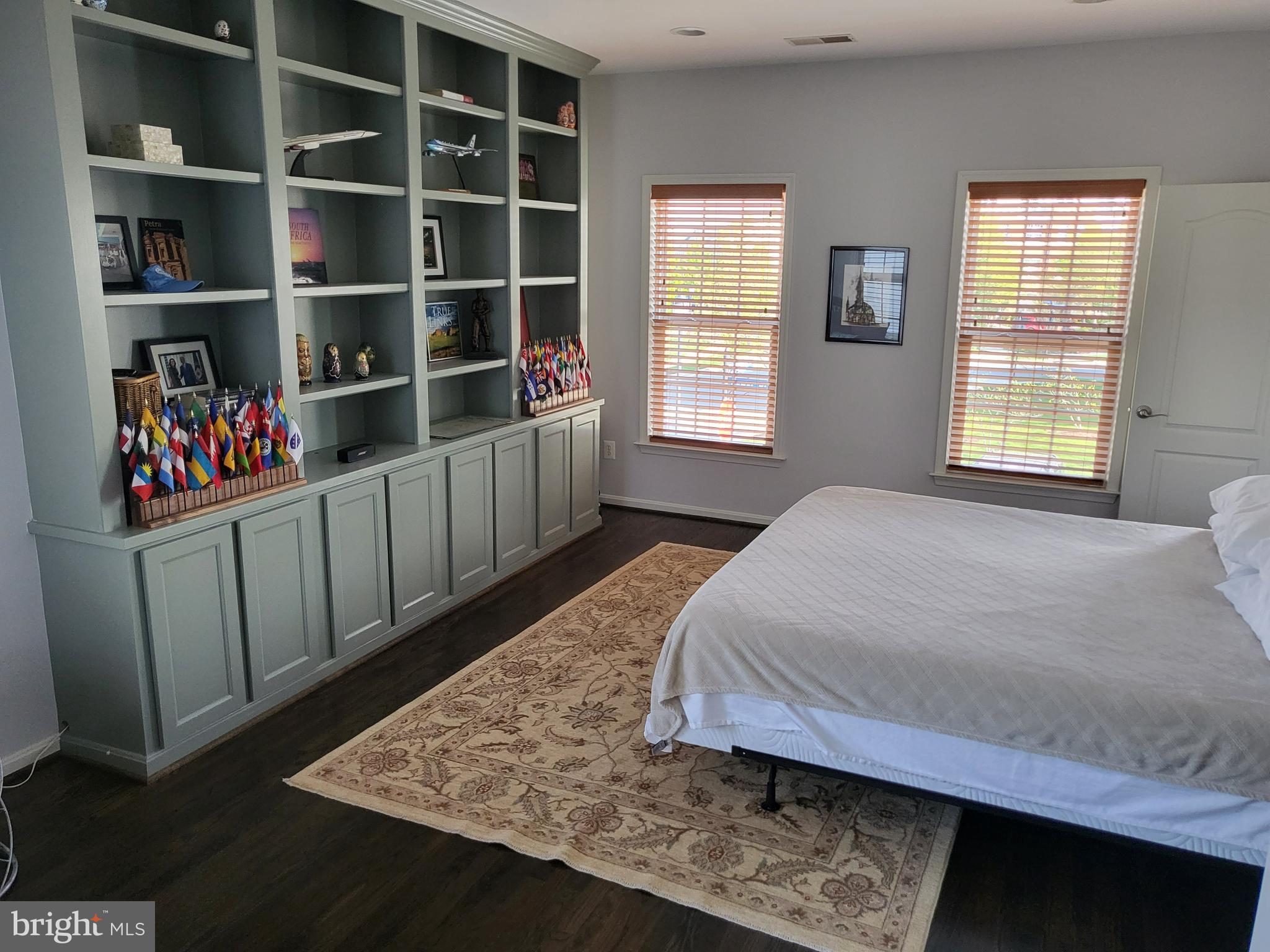 LANSDOWNE TOWN CENTER - Residential