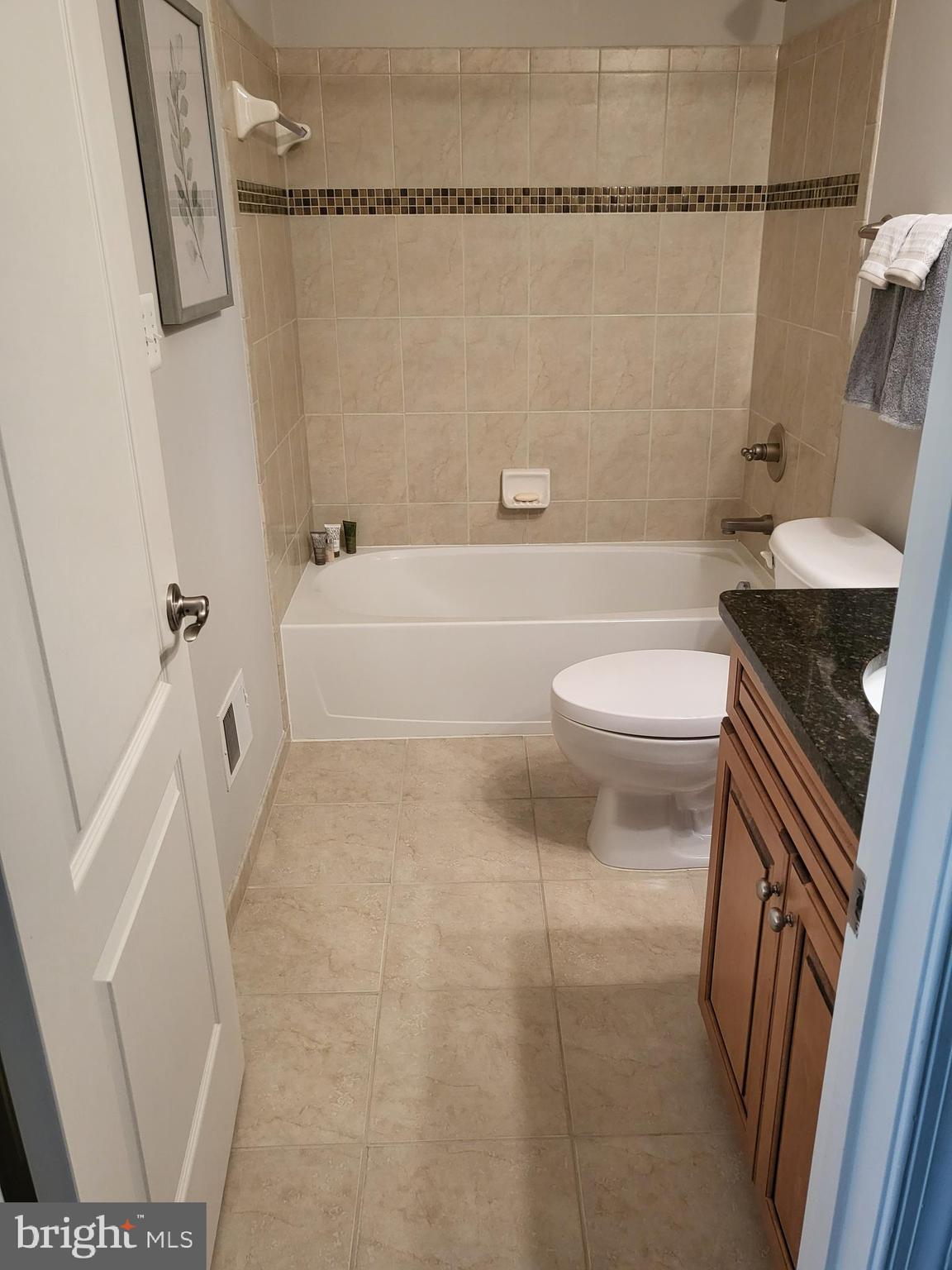 LANSDOWNE TOWN CENTER - Residential