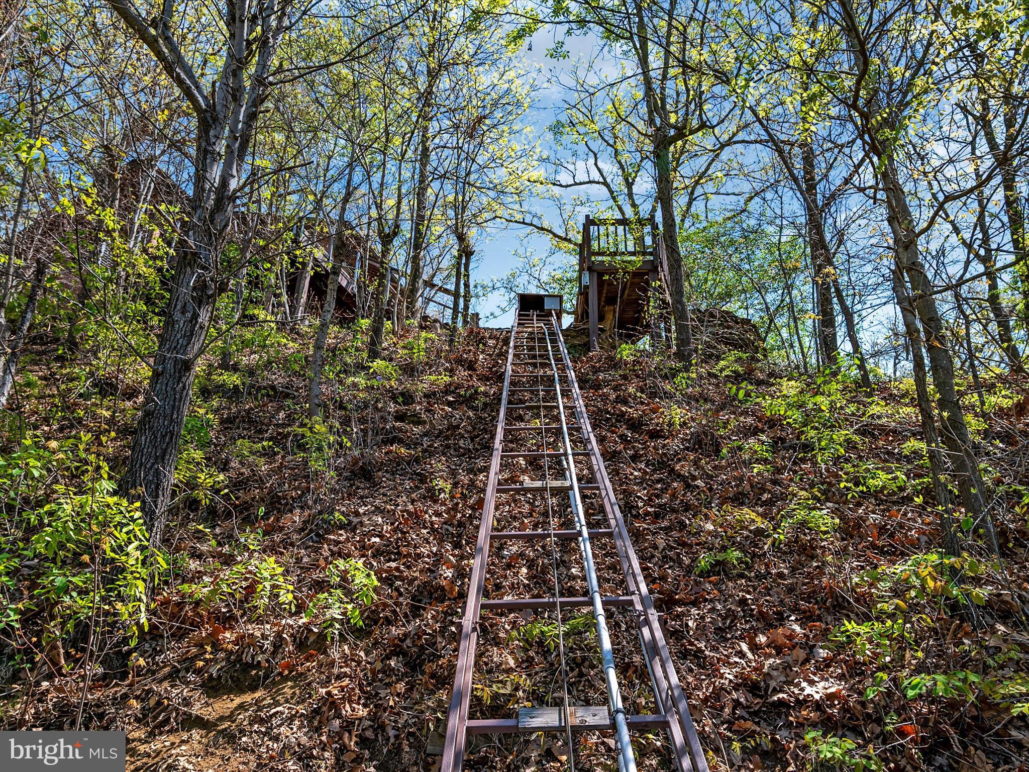 BROADVIEW ESTATES - Residential