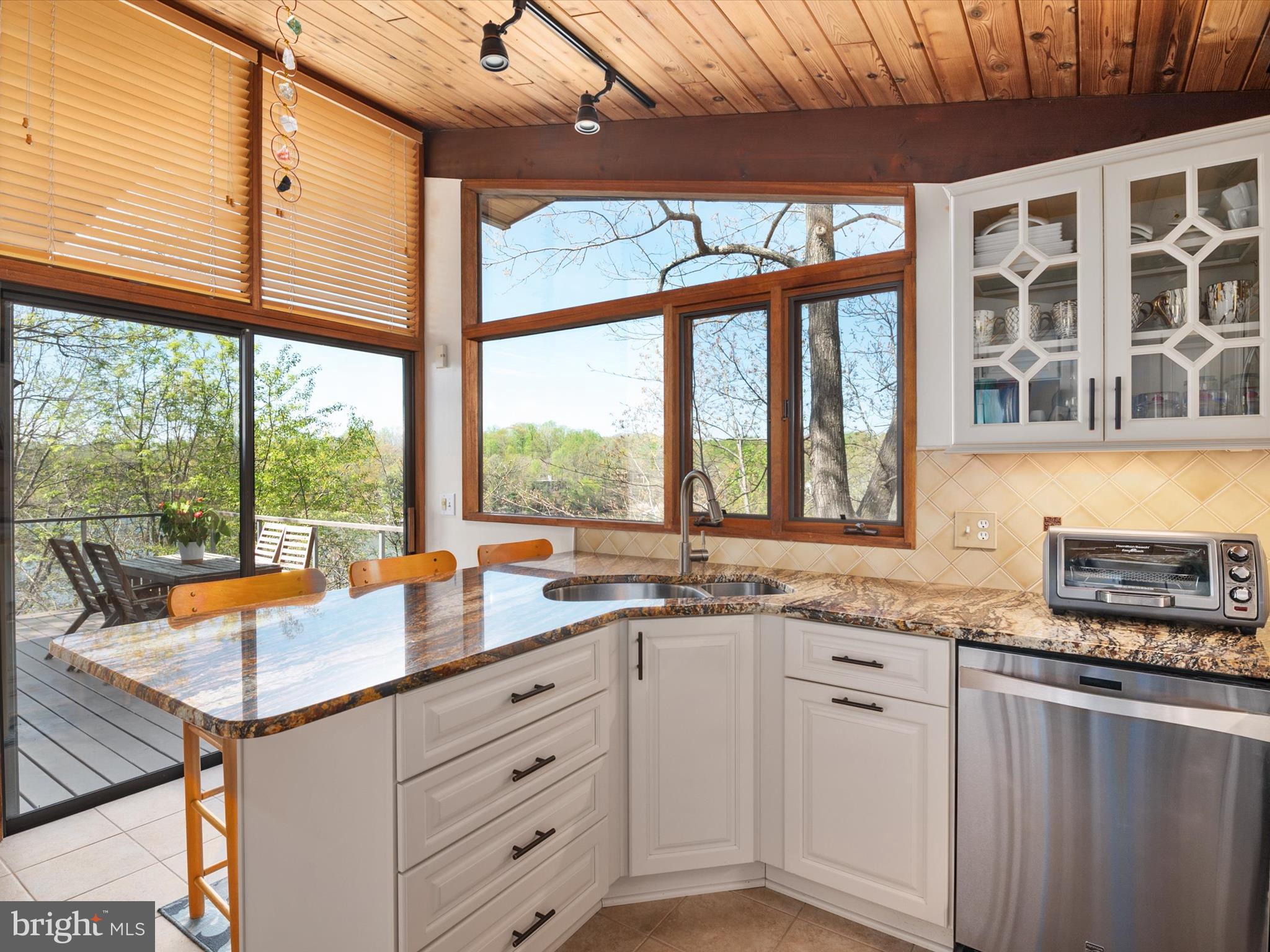 BROADVIEW ESTATES - Residential