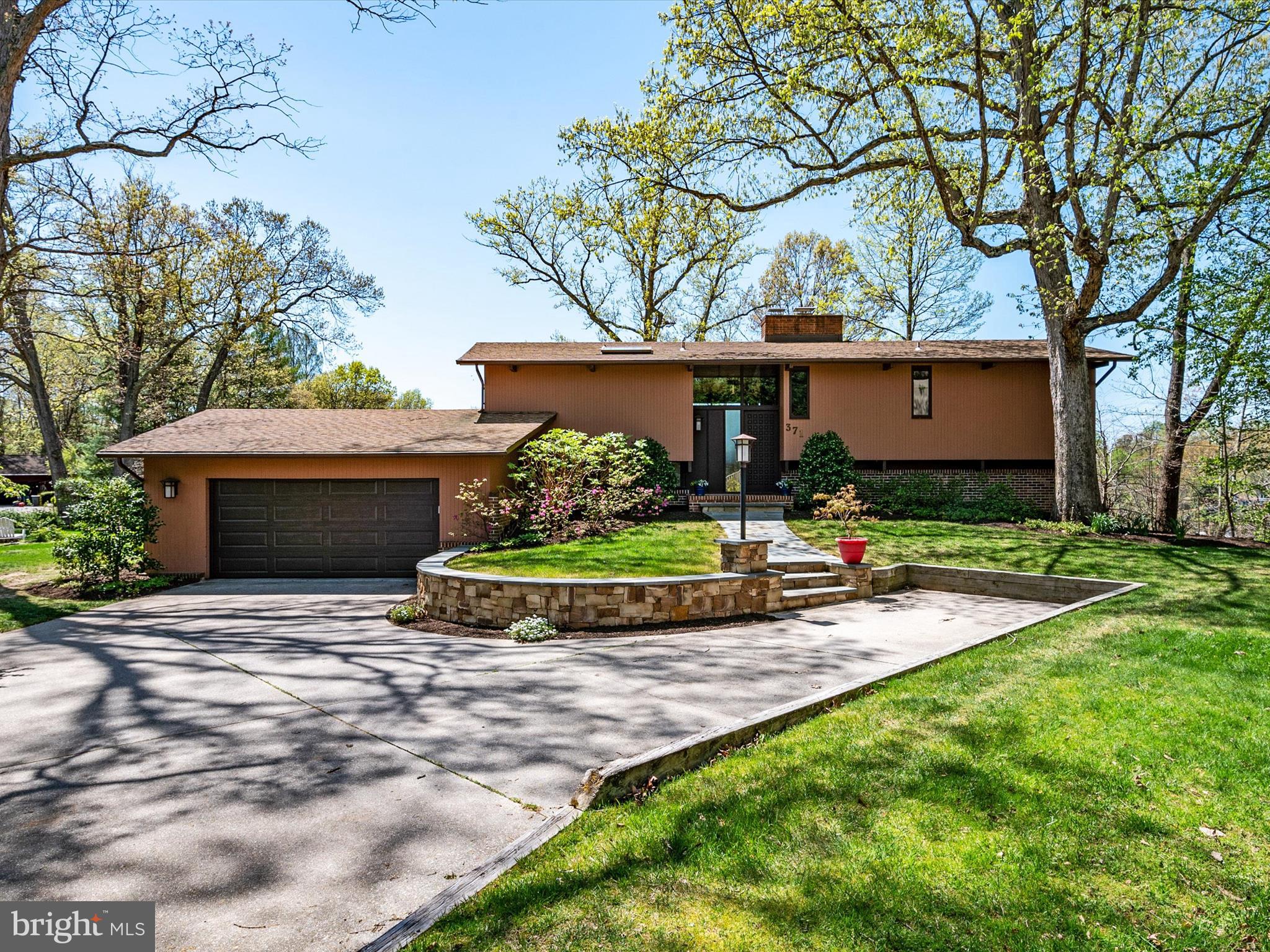 BROADVIEW ESTATES - Residential