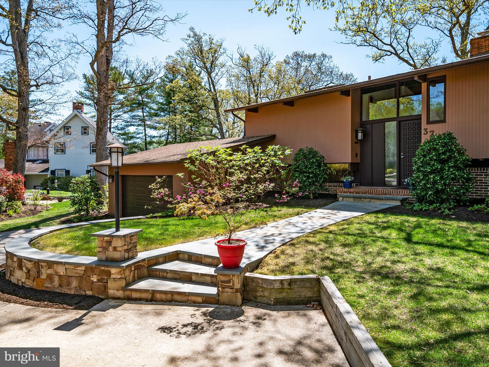 BROADVIEW ESTATES - Residential