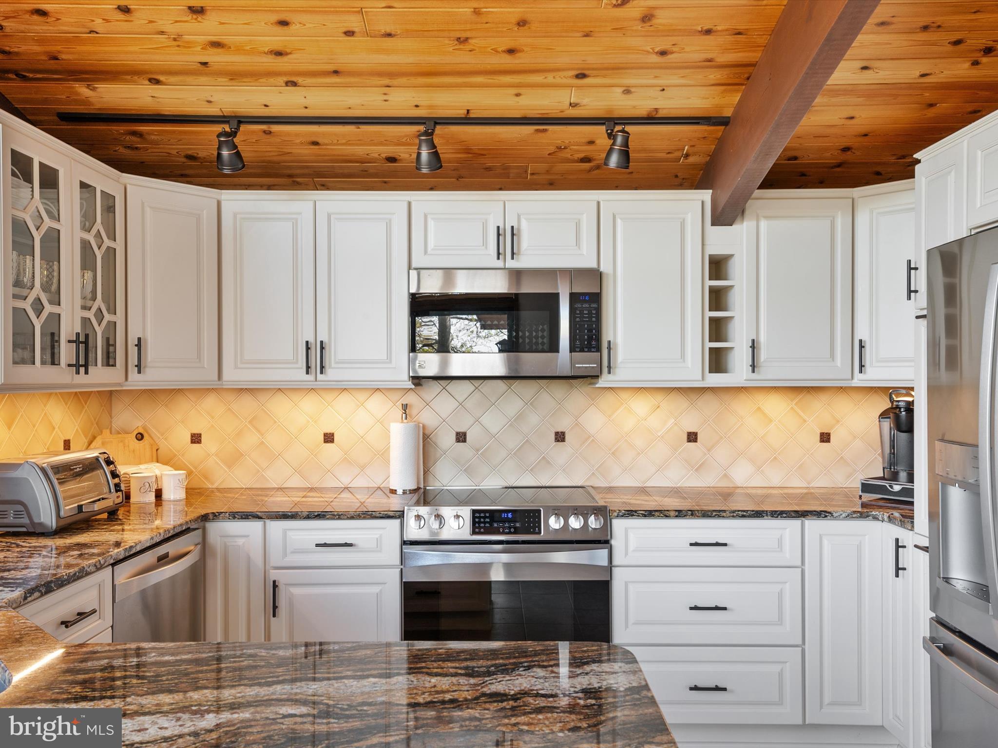 BROADVIEW ESTATES - Residential