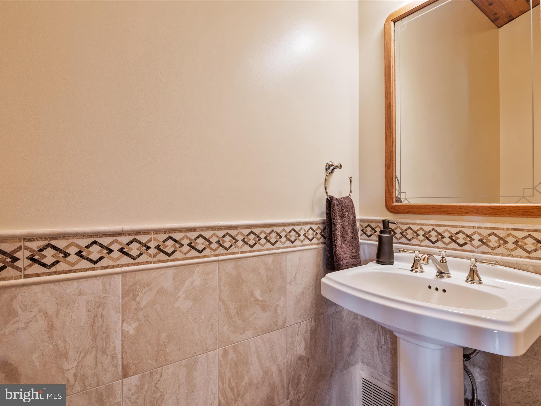 BROADVIEW ESTATES - Residential