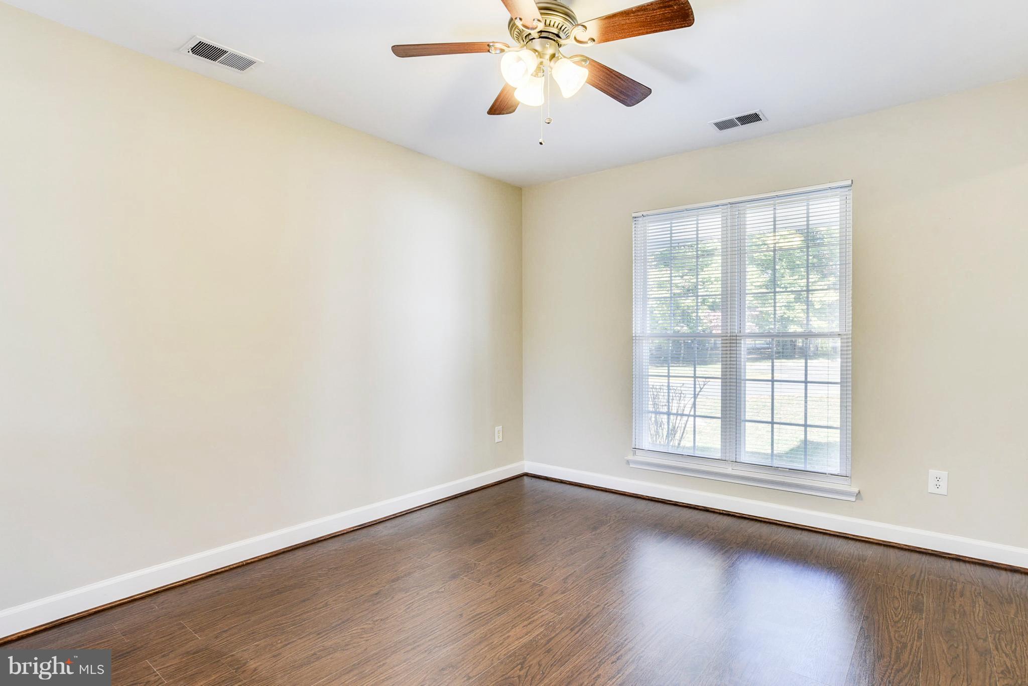 LONDON TOWN WEST - Residential