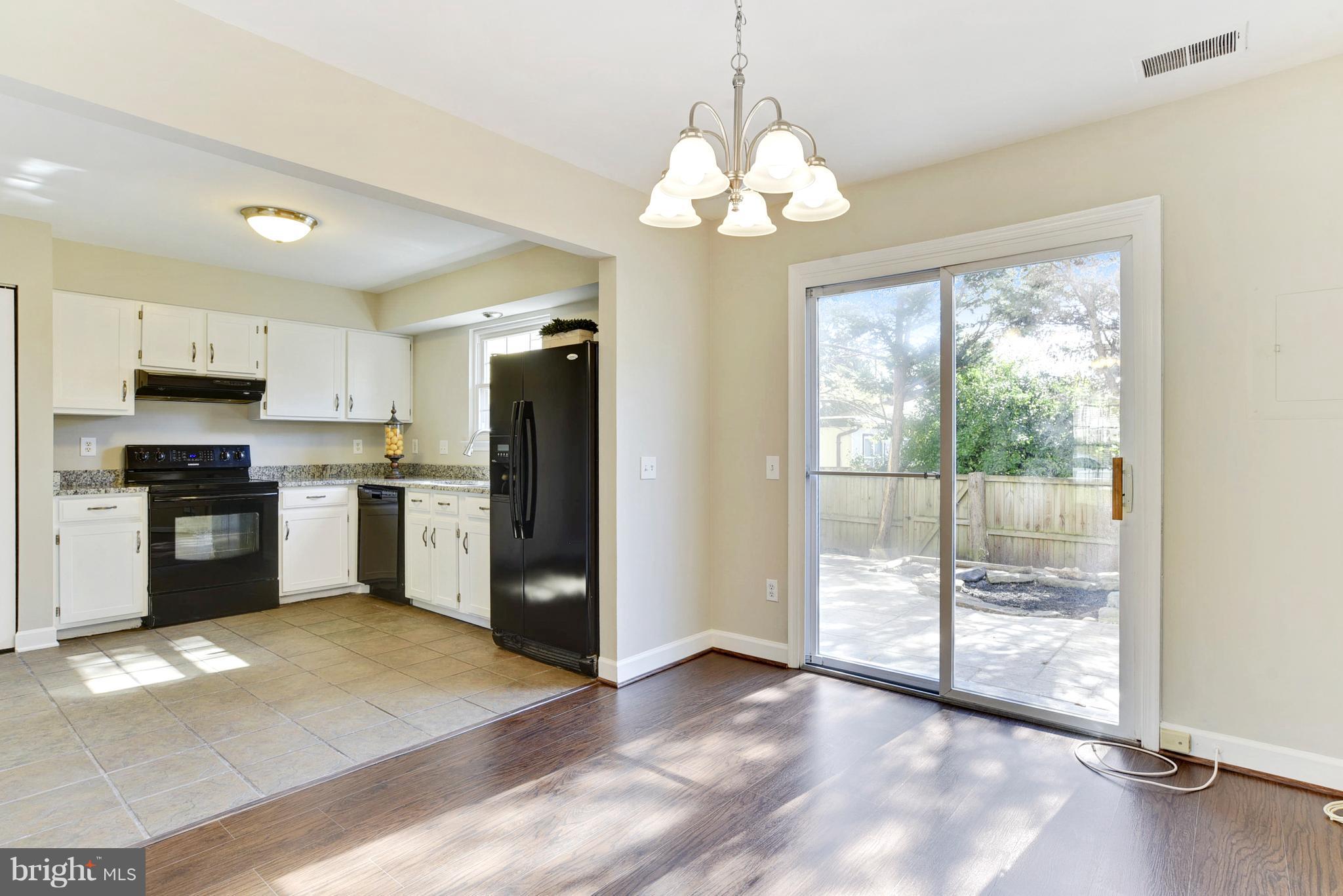 LONDON TOWN WEST - Residential