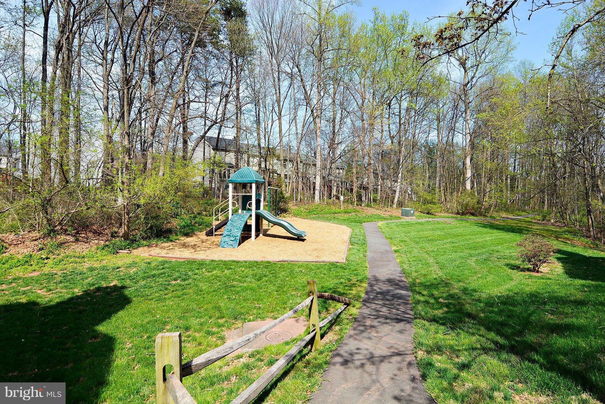 LONDON TOWN WEST - Residential