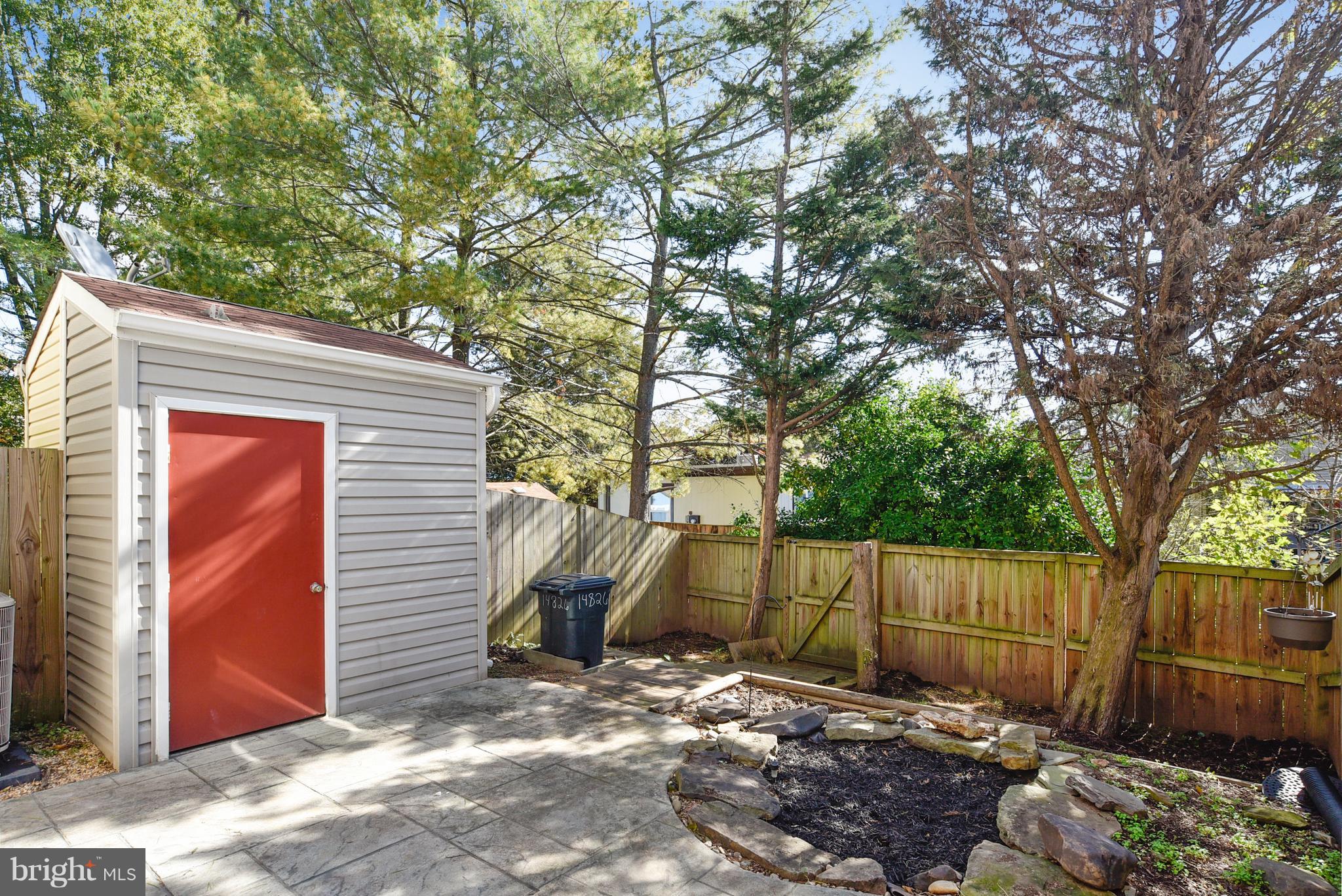 LONDON TOWN WEST - Residential